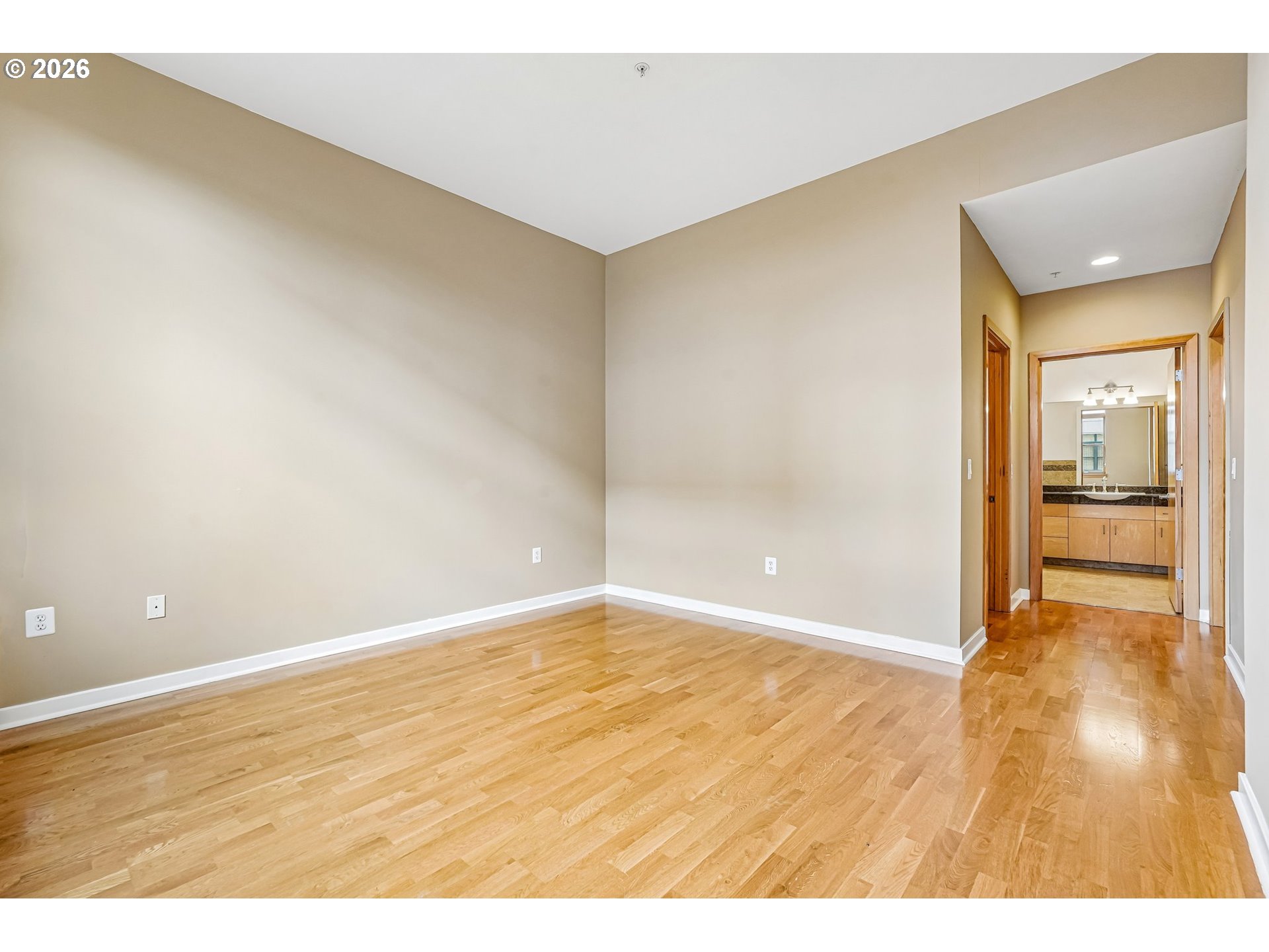 Photo #31: 216048285 Listing: Photo #31