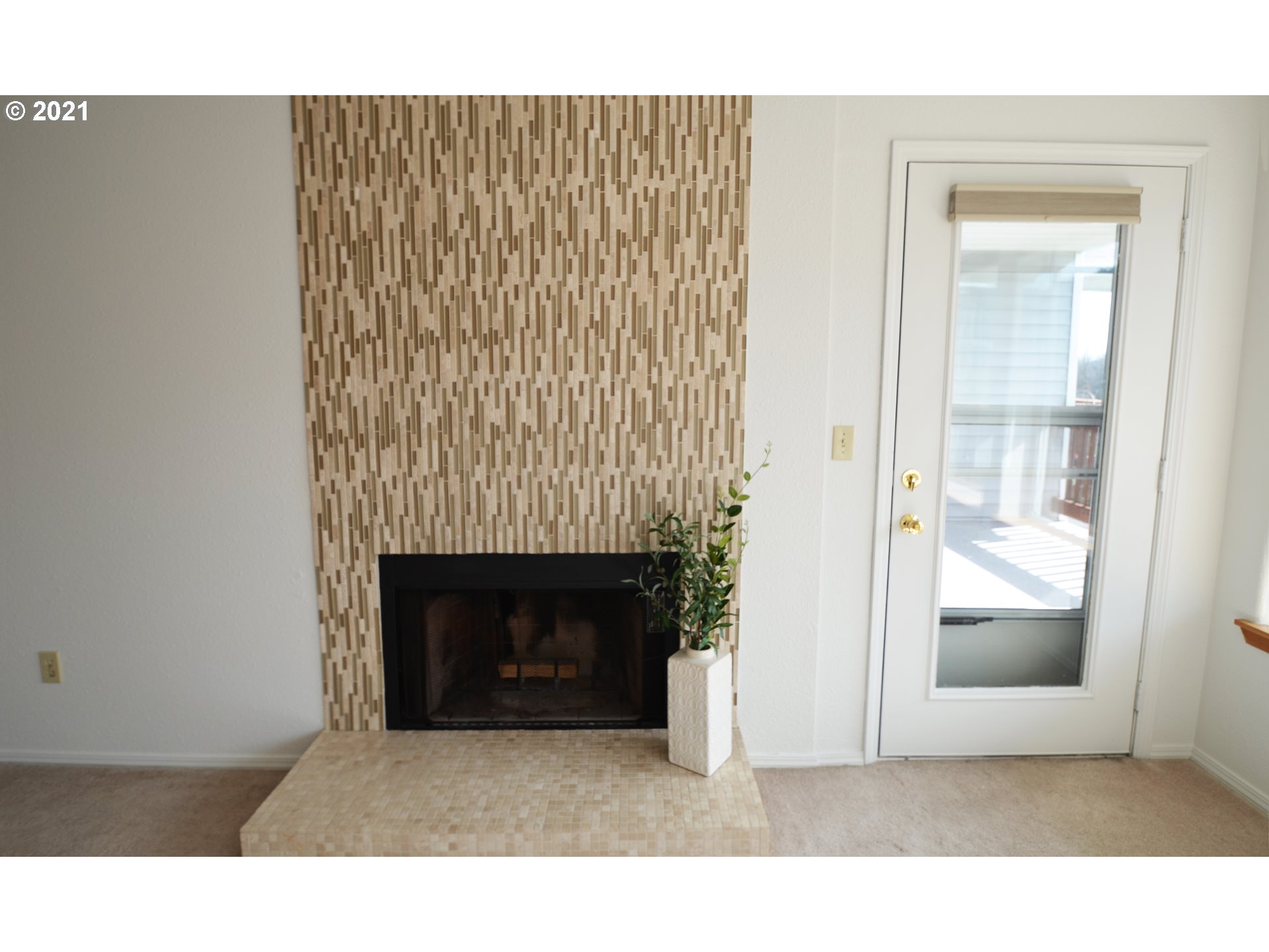 Photo #3: 21608744 Listing 