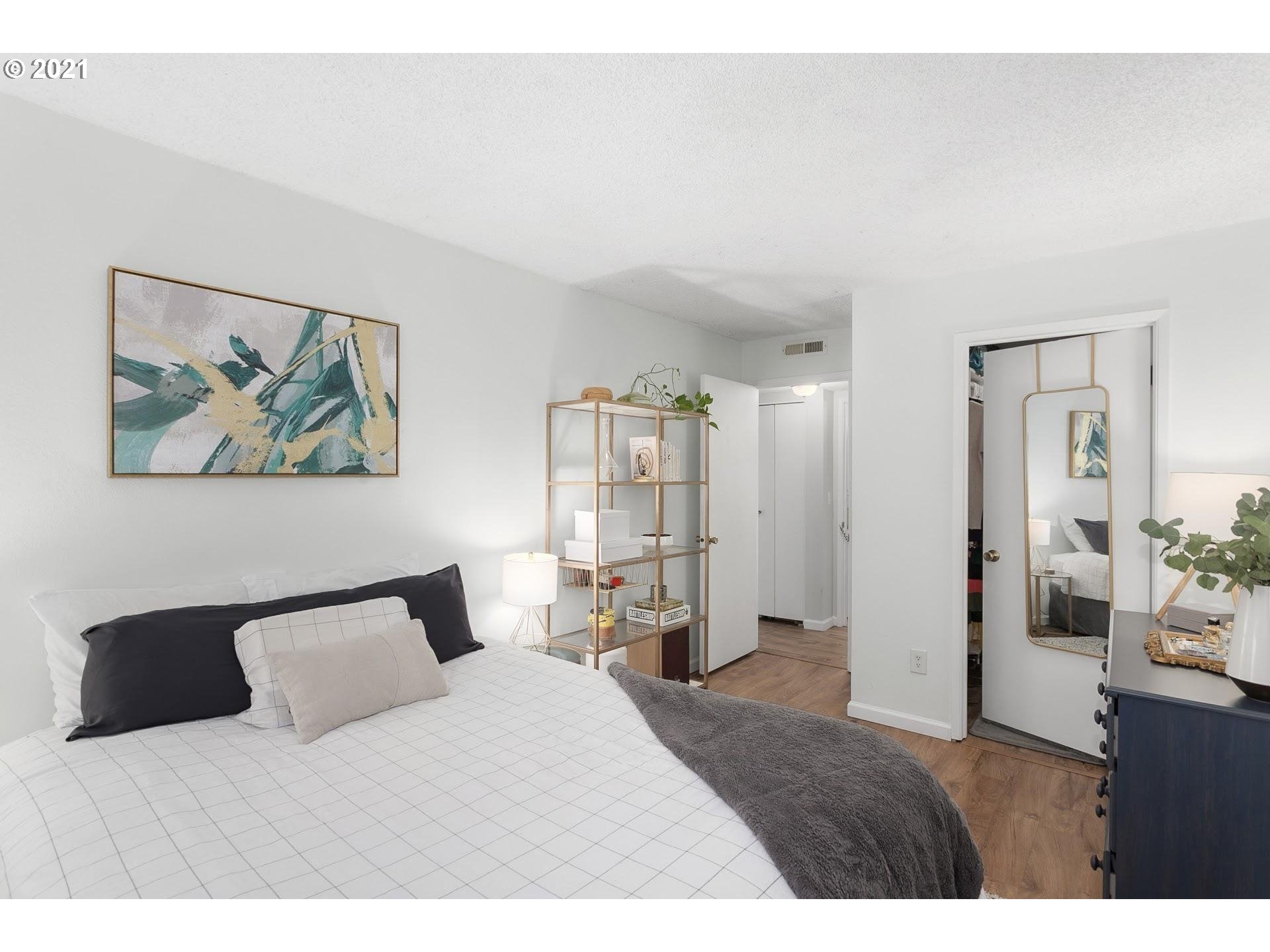 Photo #4: 21610786 Listing 