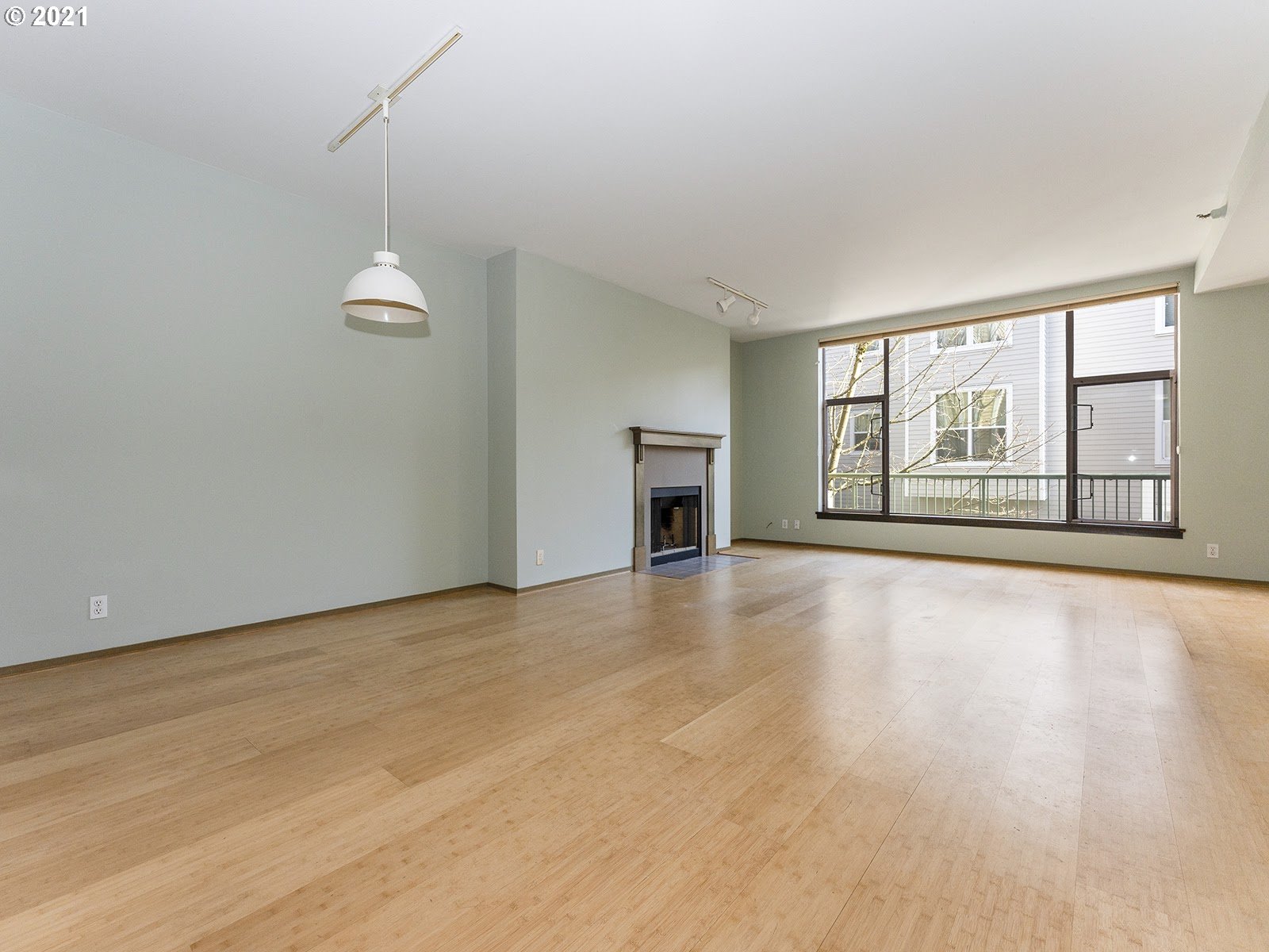 Photo #5: 21613454 Listing 