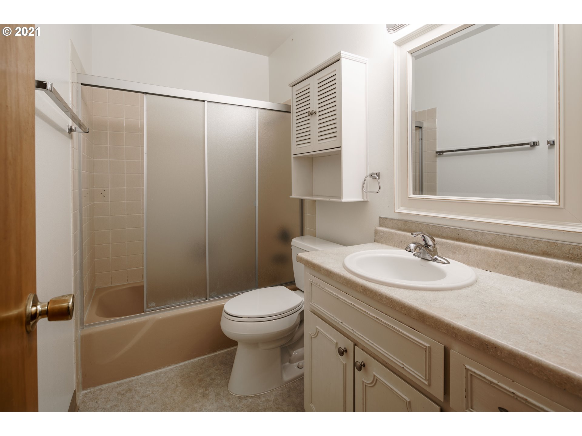 Photo #4: 21614160 Listing 