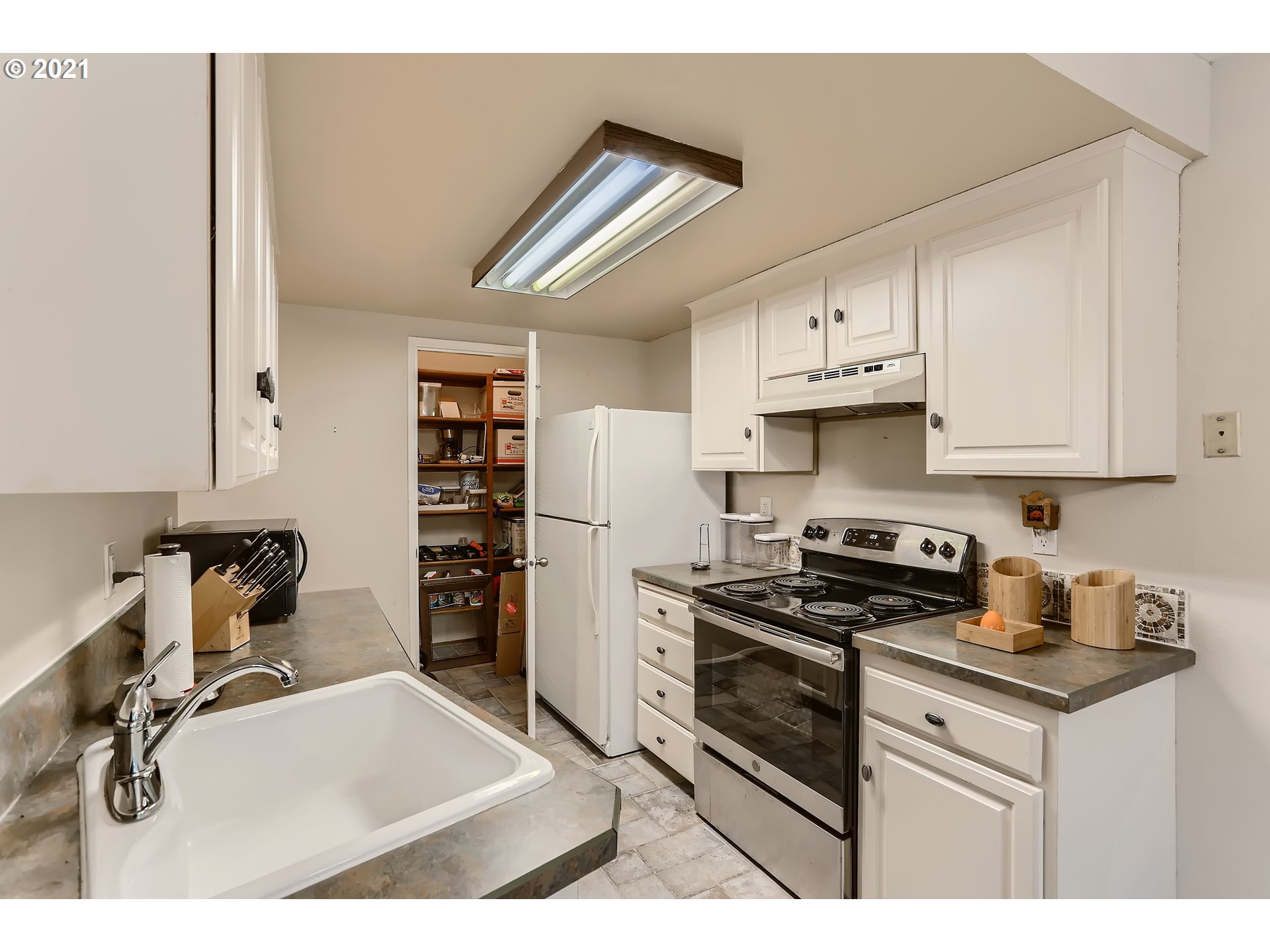 Photo #5: 21617061 Listing 