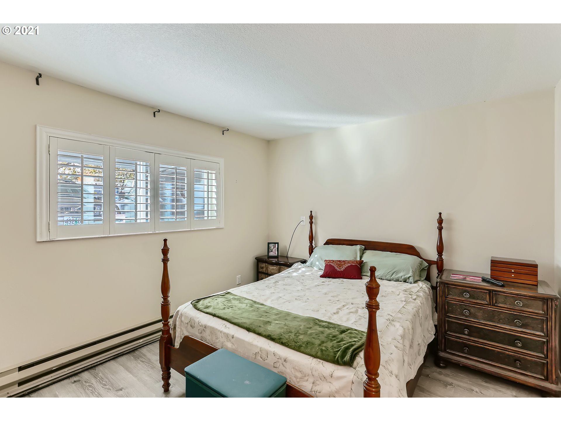 Photo #6: 21617061 Listing 