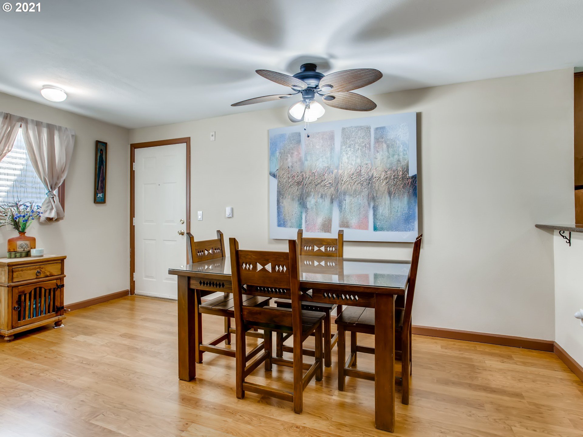 Photo #6: 21617778 Listing 