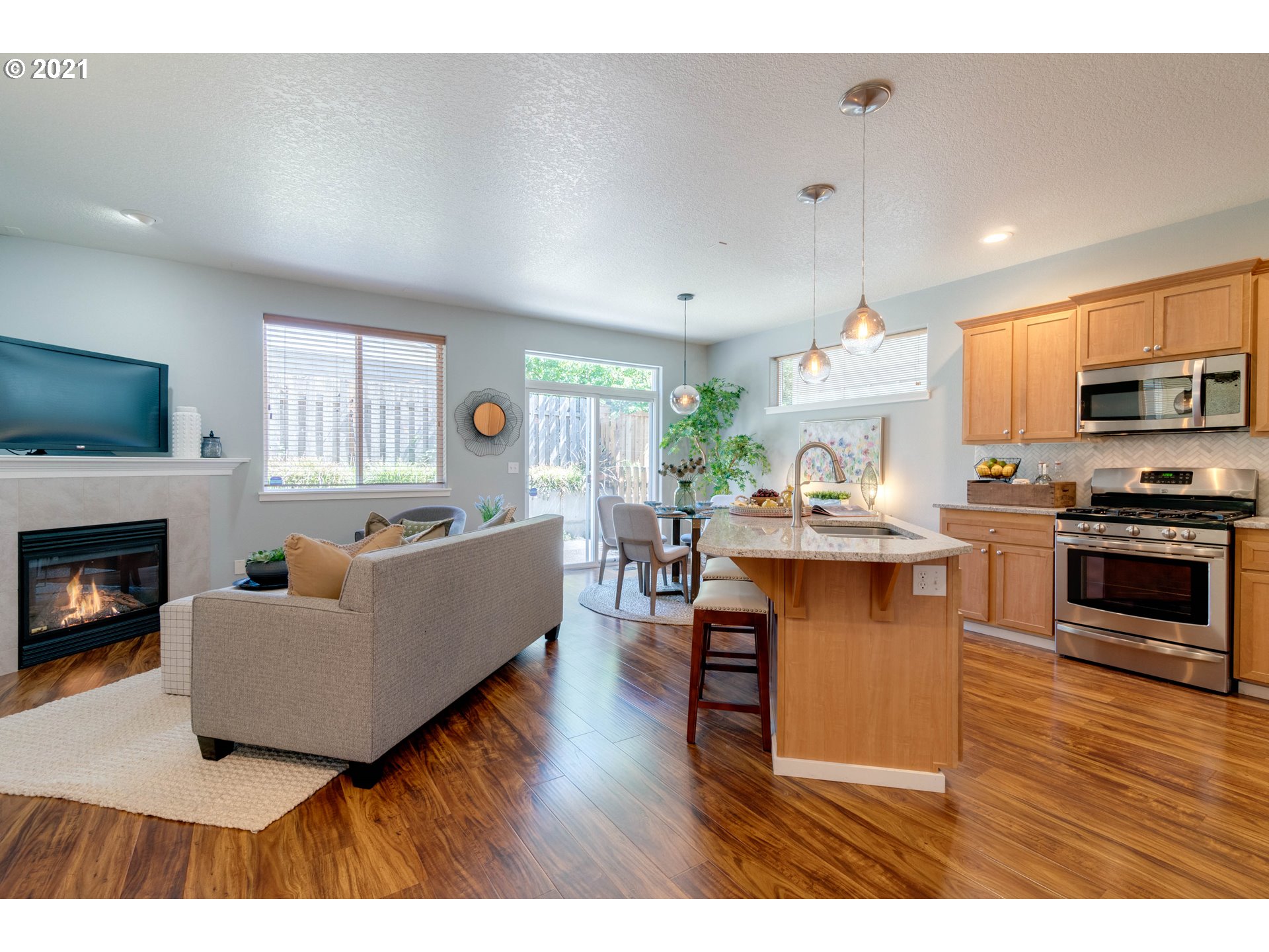 Photo #3: 21618444 Listing 