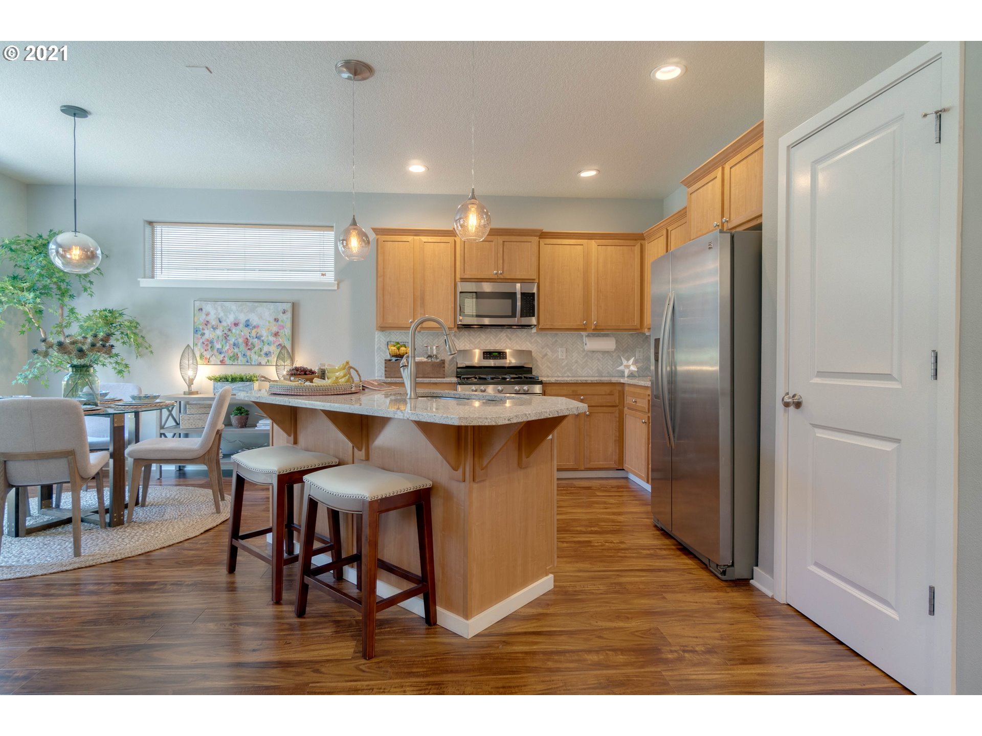 Photo #4: 21618444 Listing 