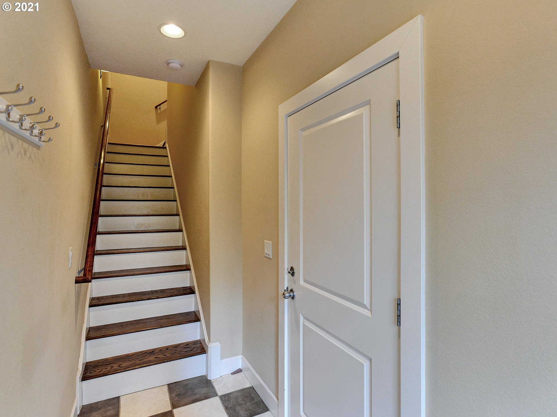 Photo #2: 21621292 Listing 