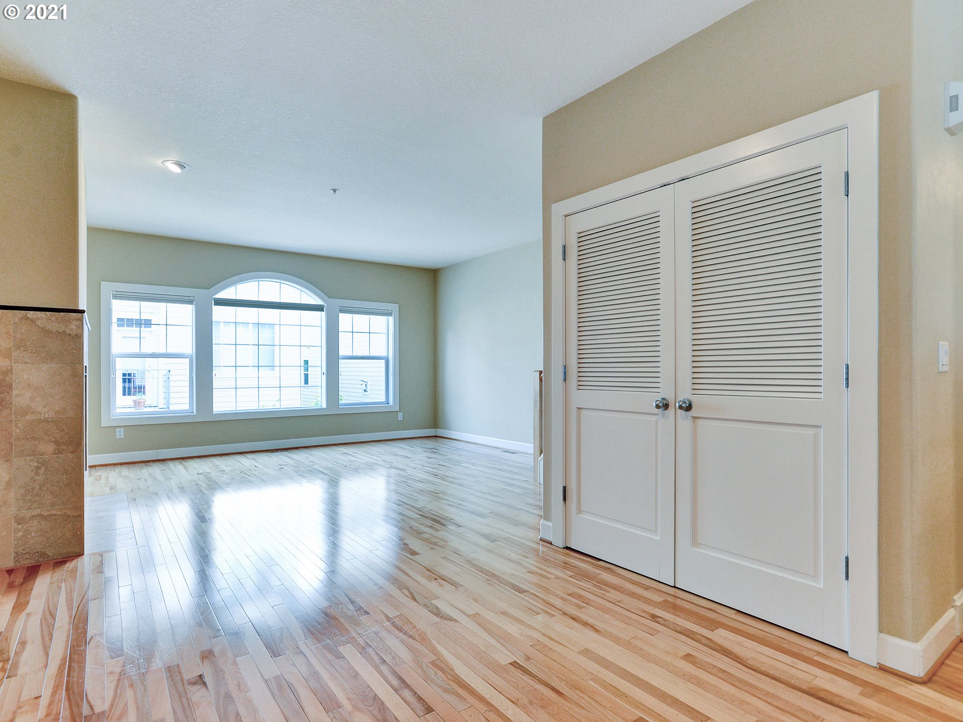 Photo #6: 21621292 Listing 