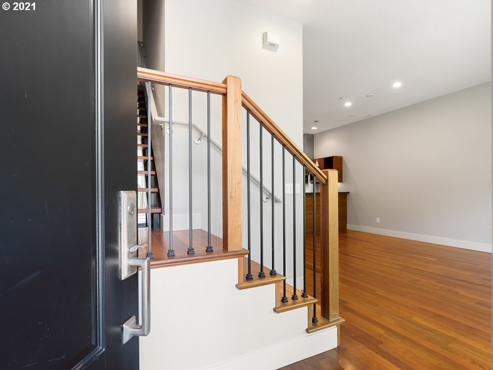 Photo #3: 21621722 Listing 