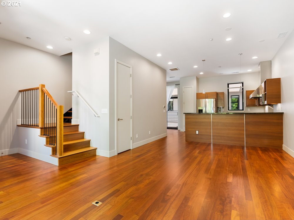 Photo #2: 21621722 Listing 