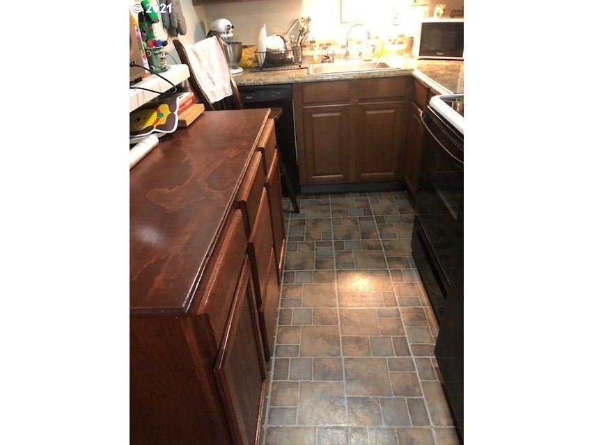 Photo #5: 21621985 Listing 