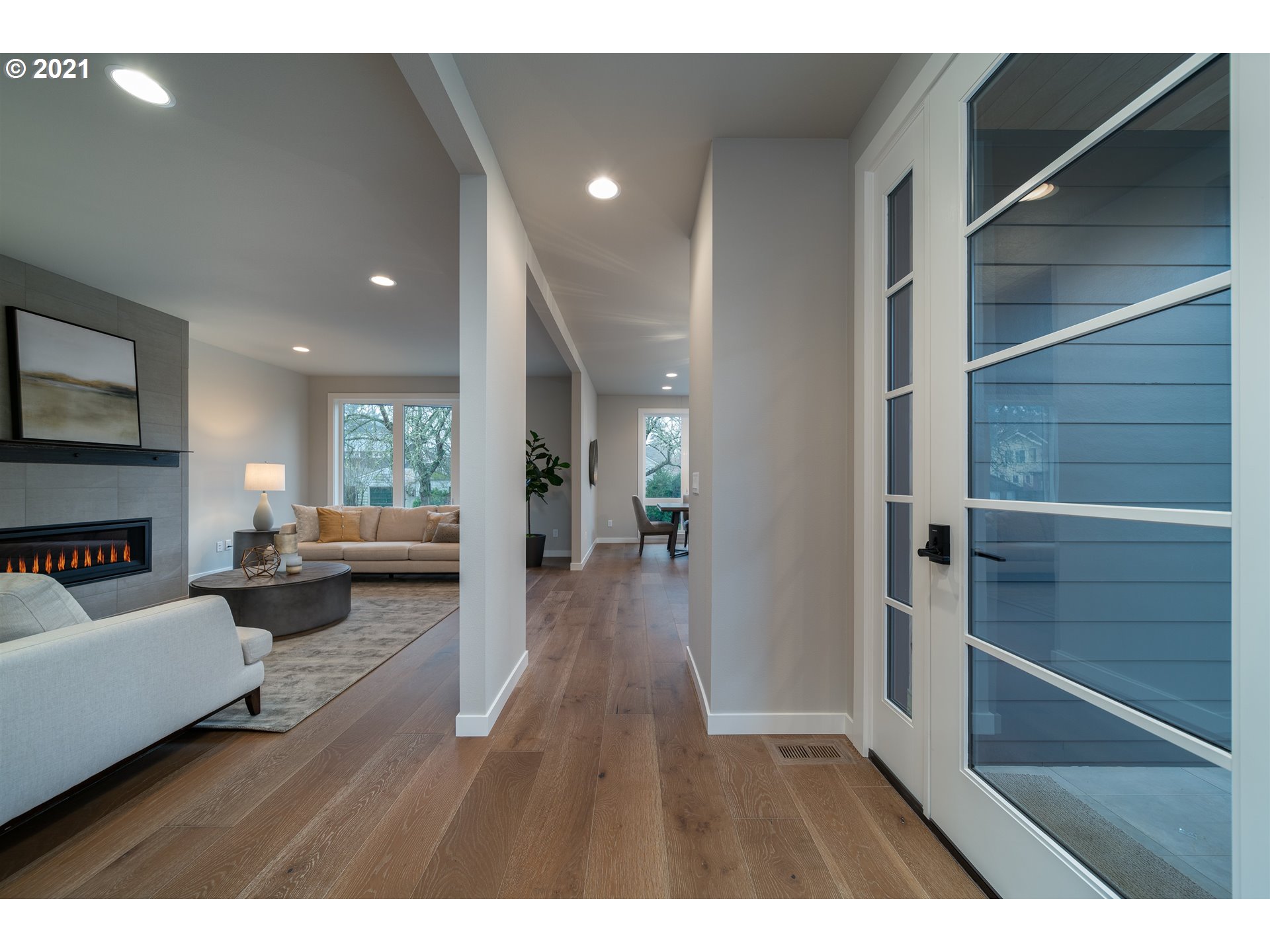 Photo #2: 21622257 Listing 