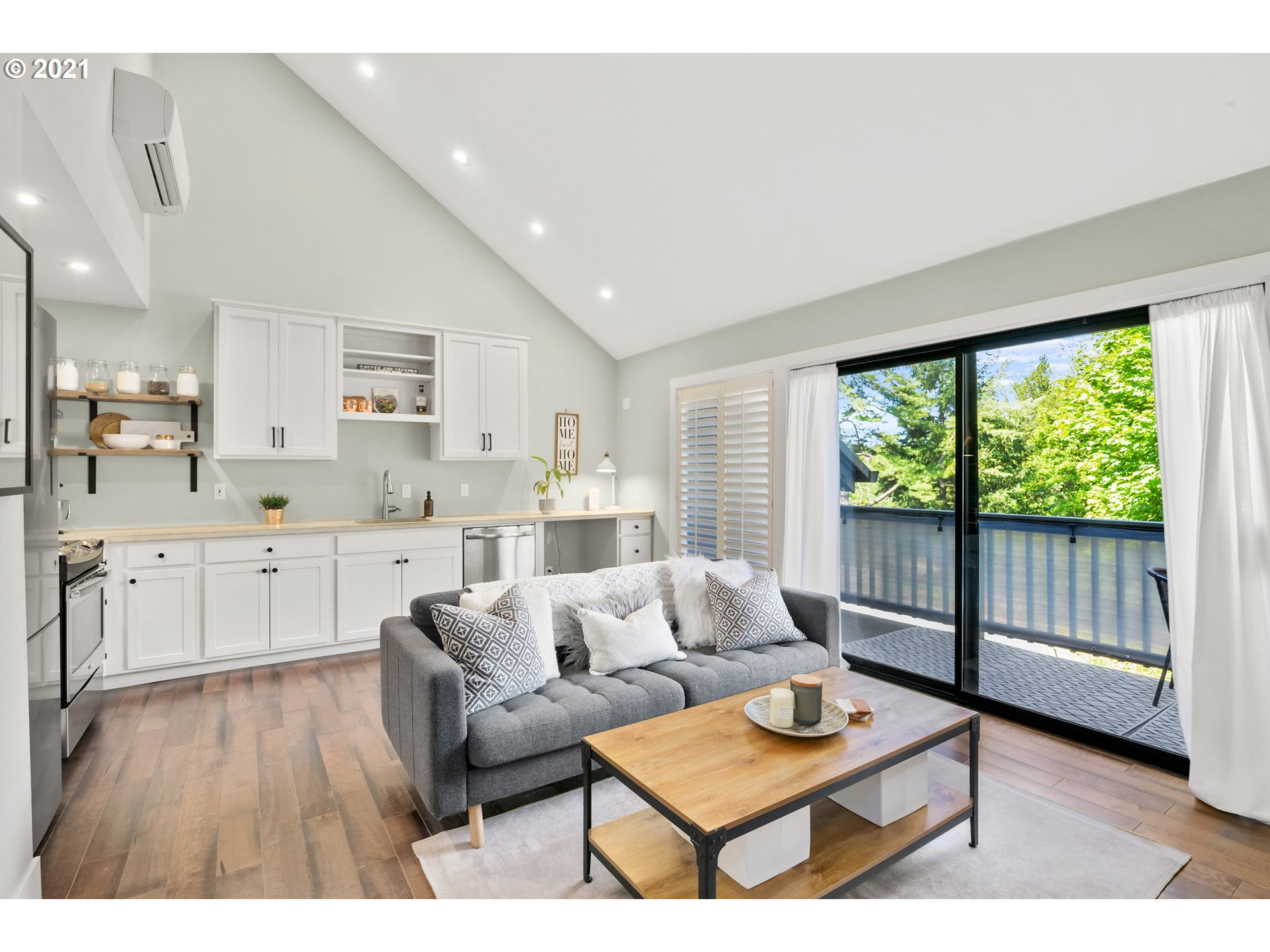 Photo #6: 21622880 Listing 