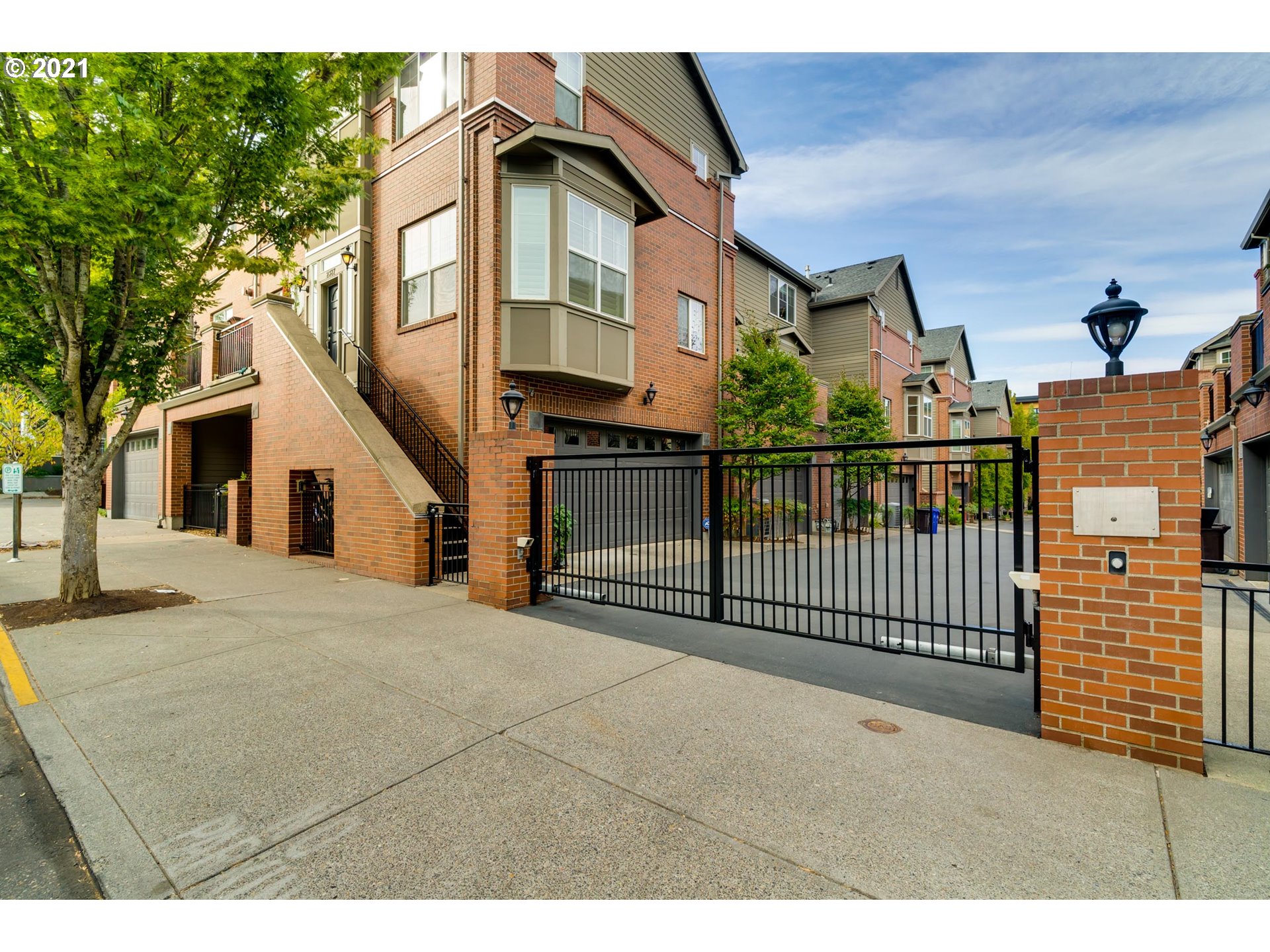 Photo #4: 21624525 Listing 