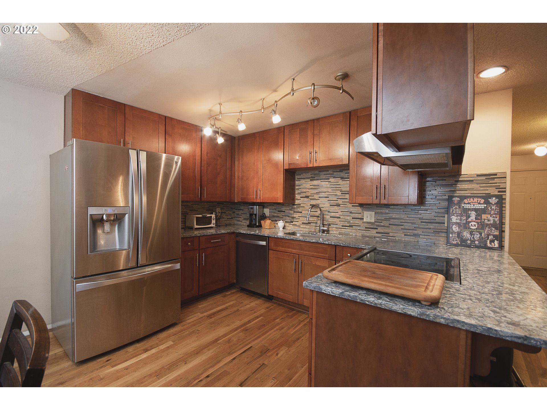 Photo #5: 21625517 Listing 