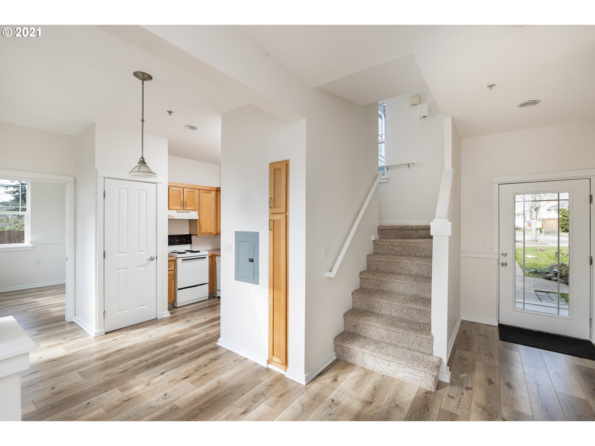 Photo #2: 21628852 Listing 