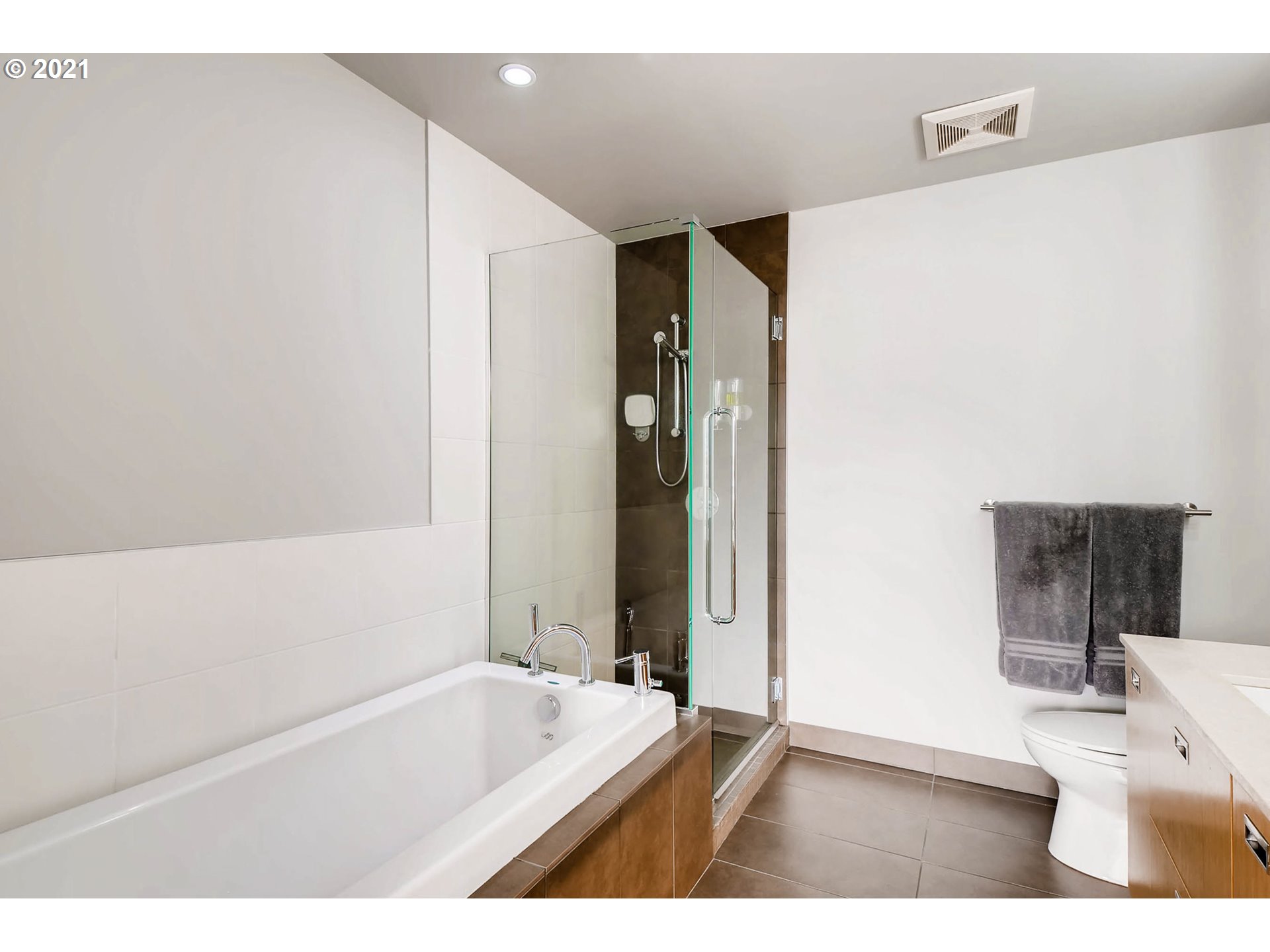 Photo #6: 21633294 Listing 