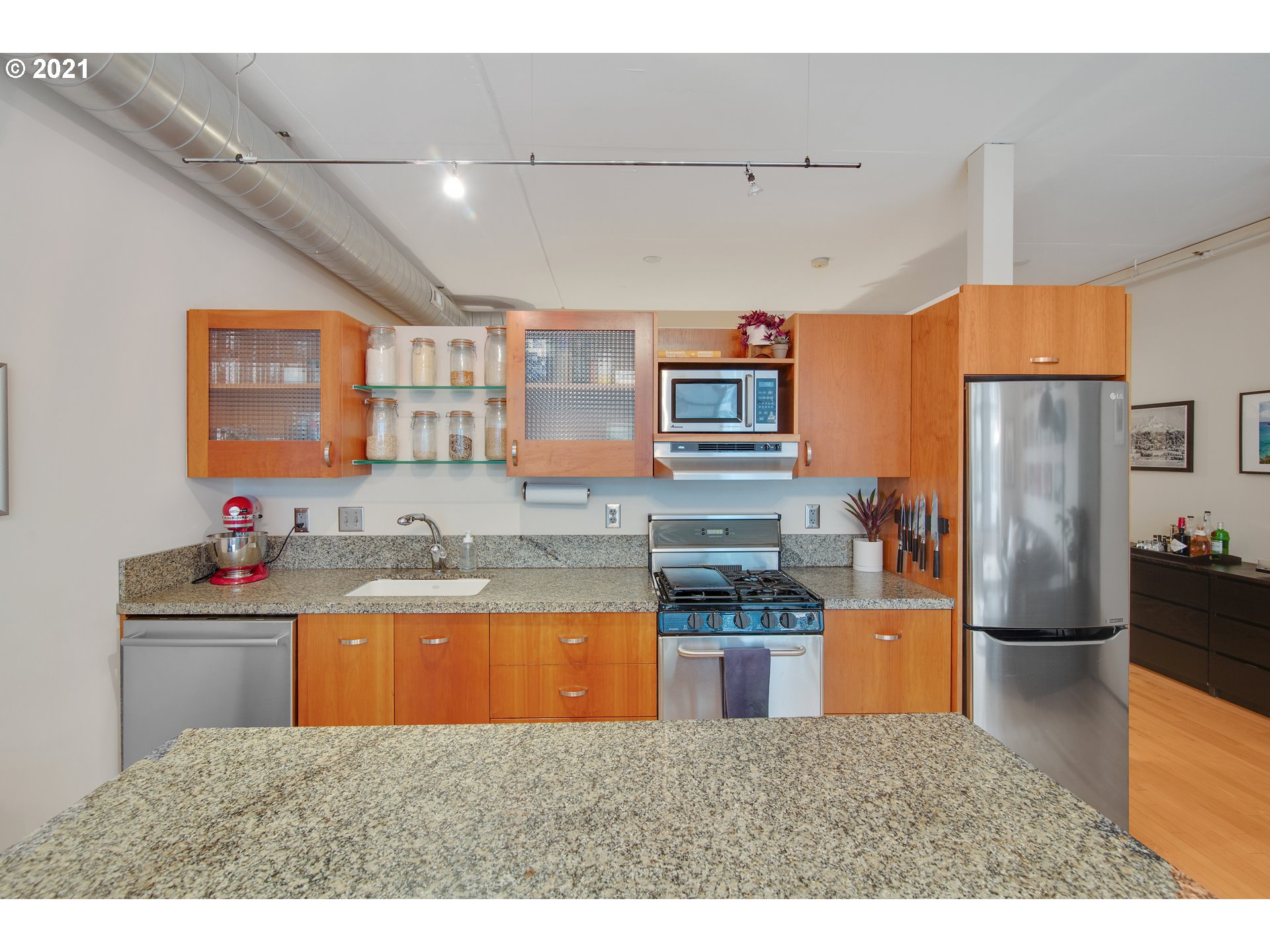 Photo #6: 21634300 Listing 