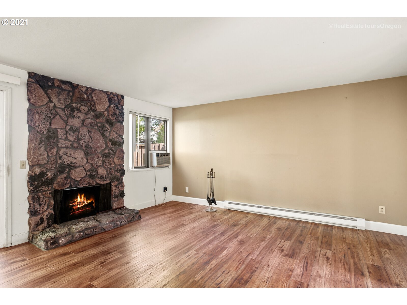 Photo #4: 21635819 Listing 