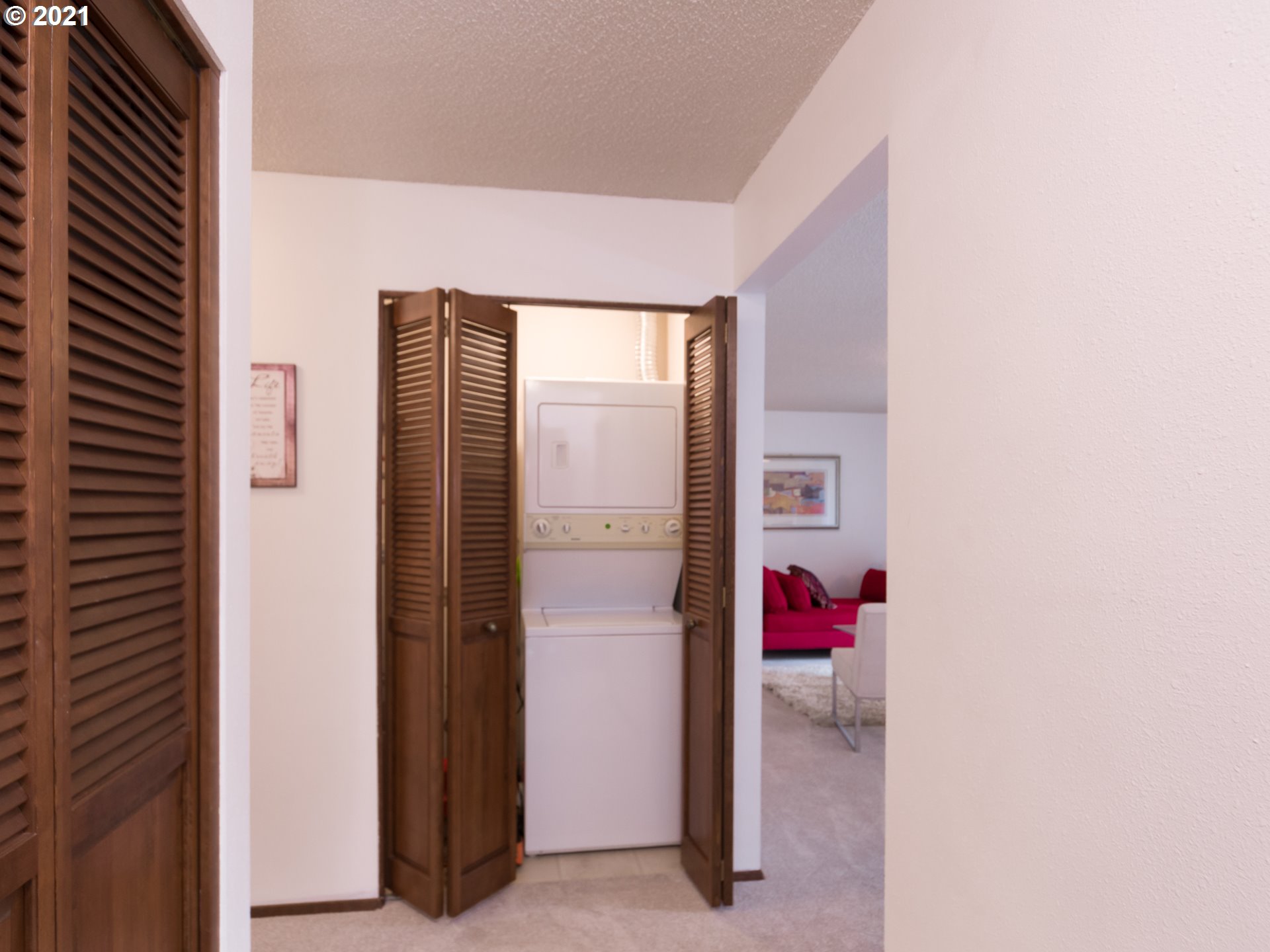 Photo #5: 21638006 Listing 