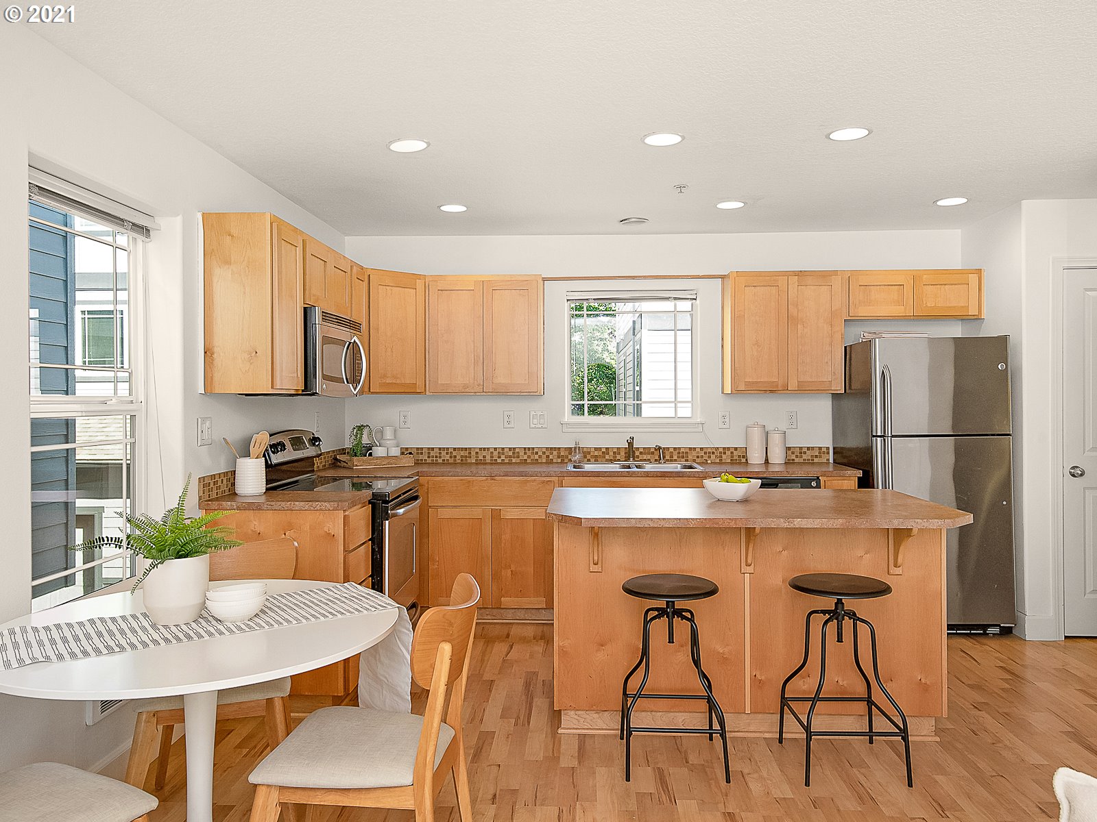 Photo #3: 21641244 Listing 