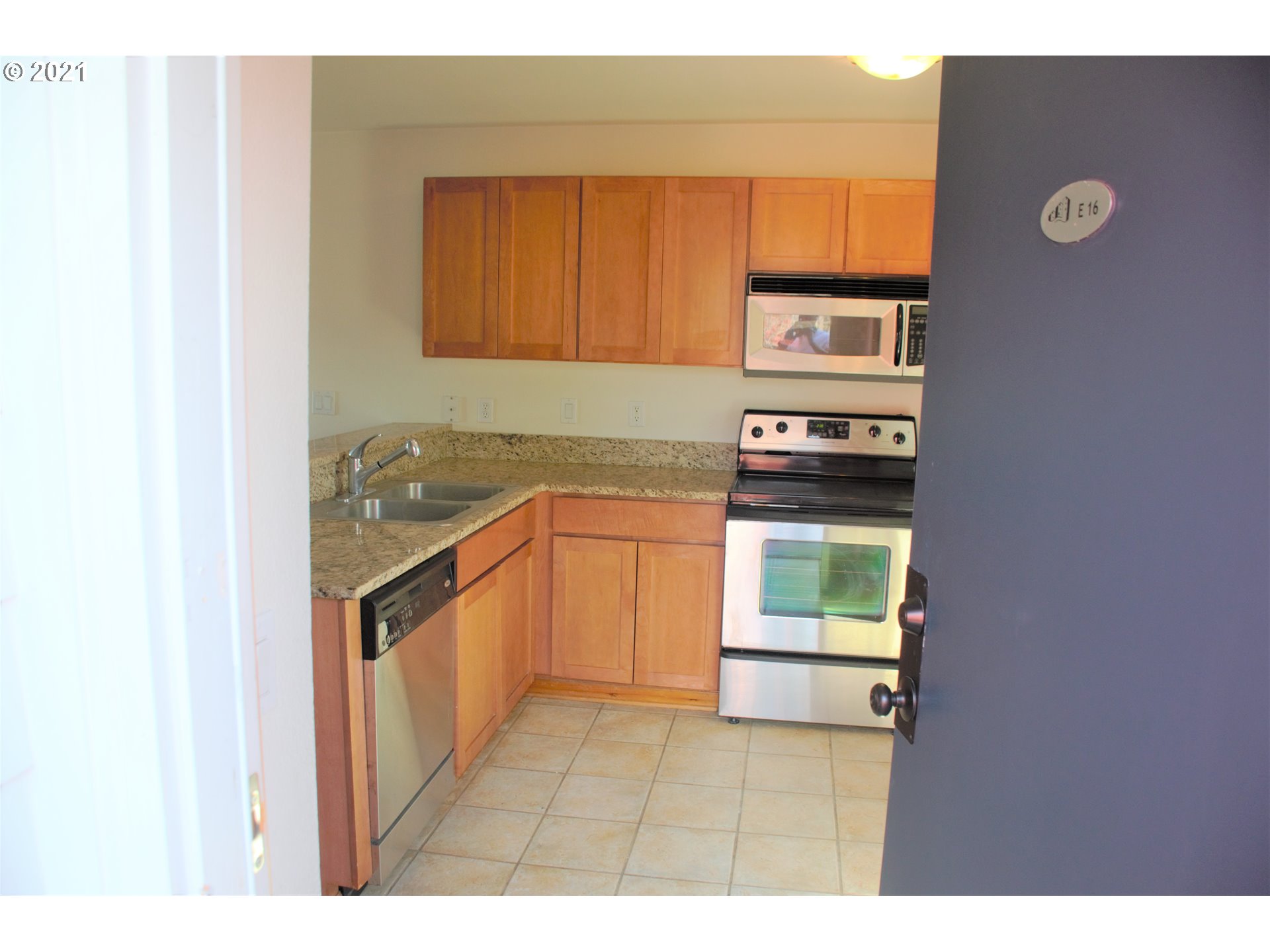 Photo #3: 21642800 Listing 