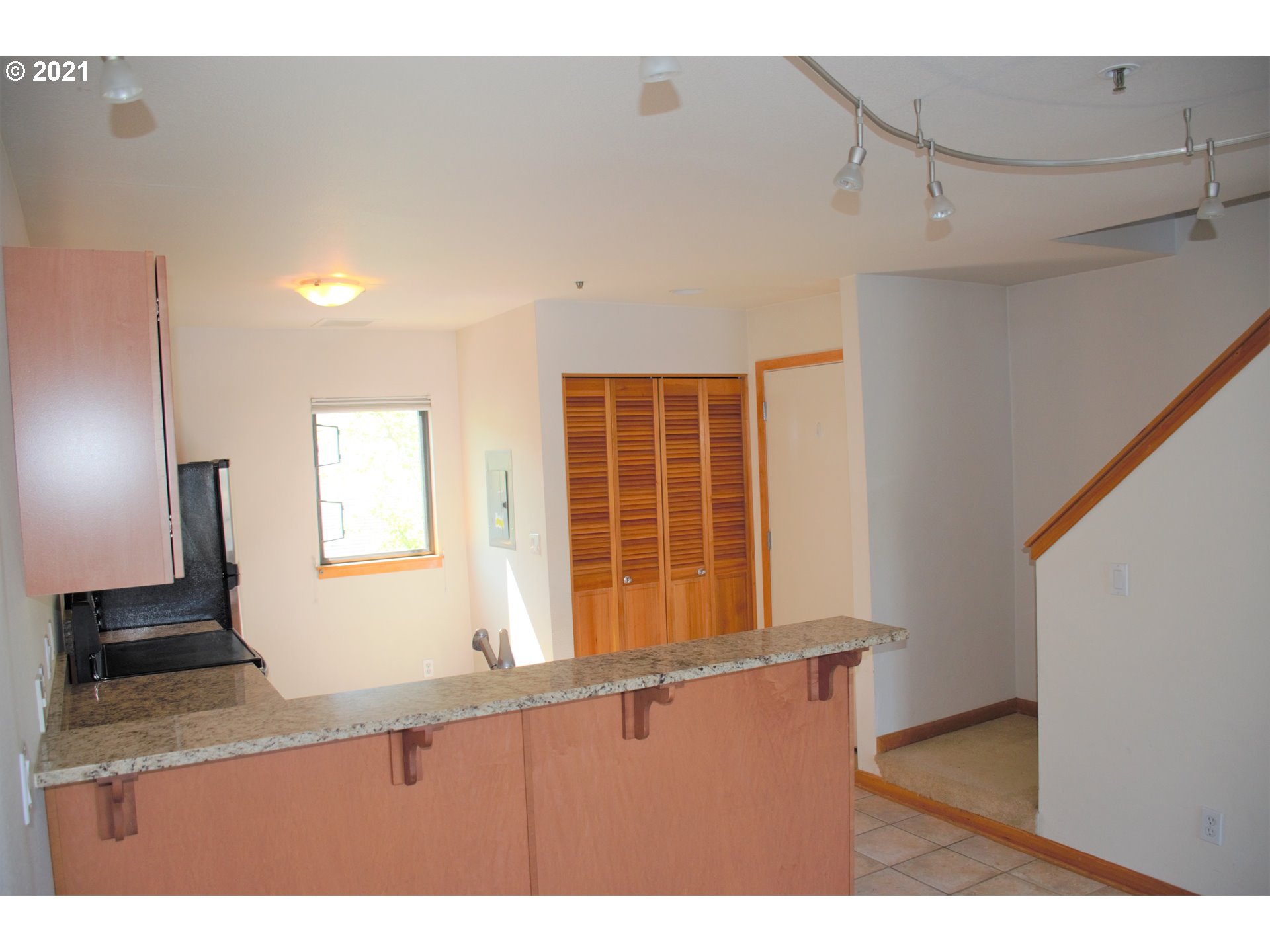 Photo #4: 21642800 Listing 