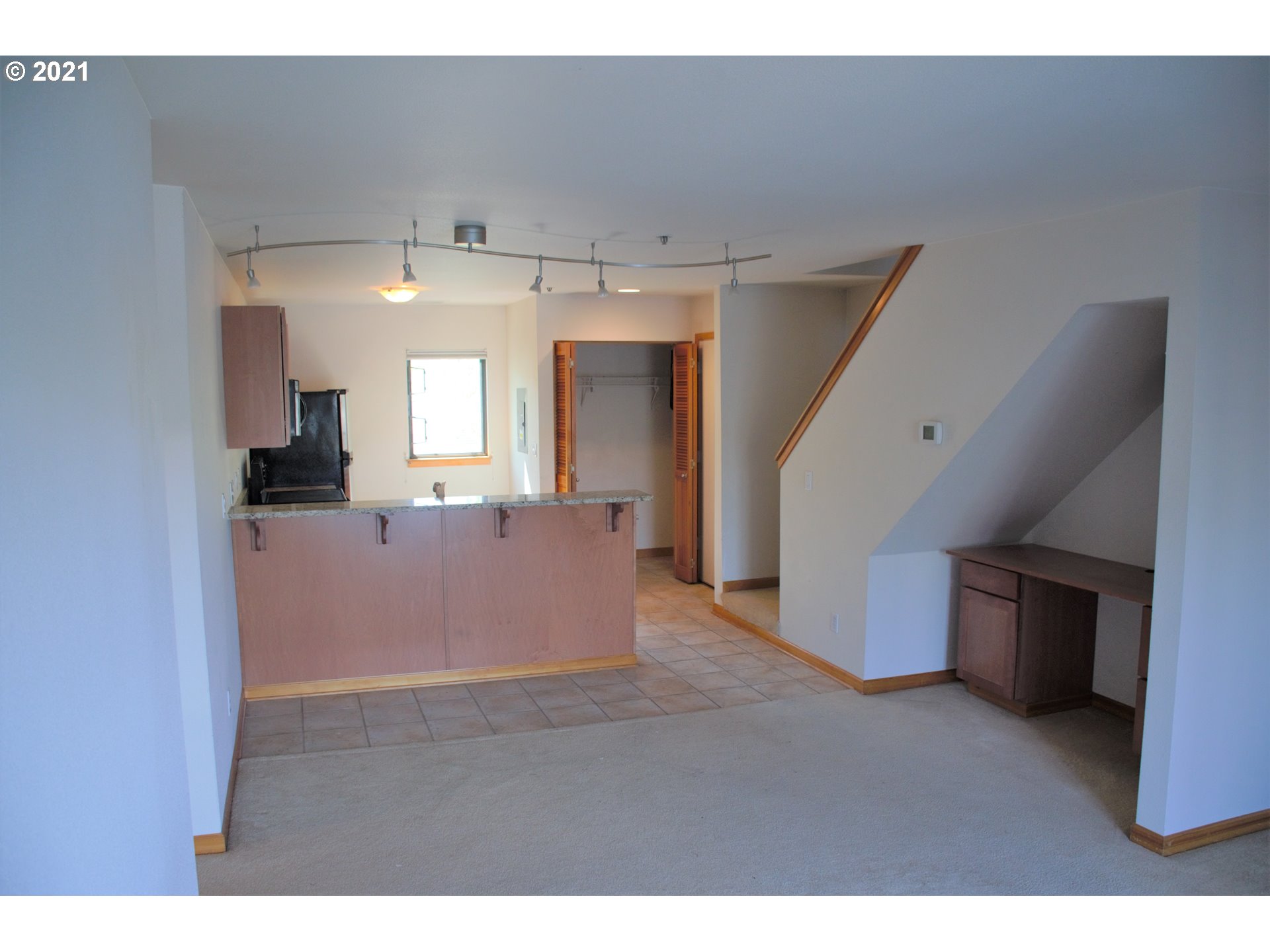 Photo #5: 21642800 Listing 