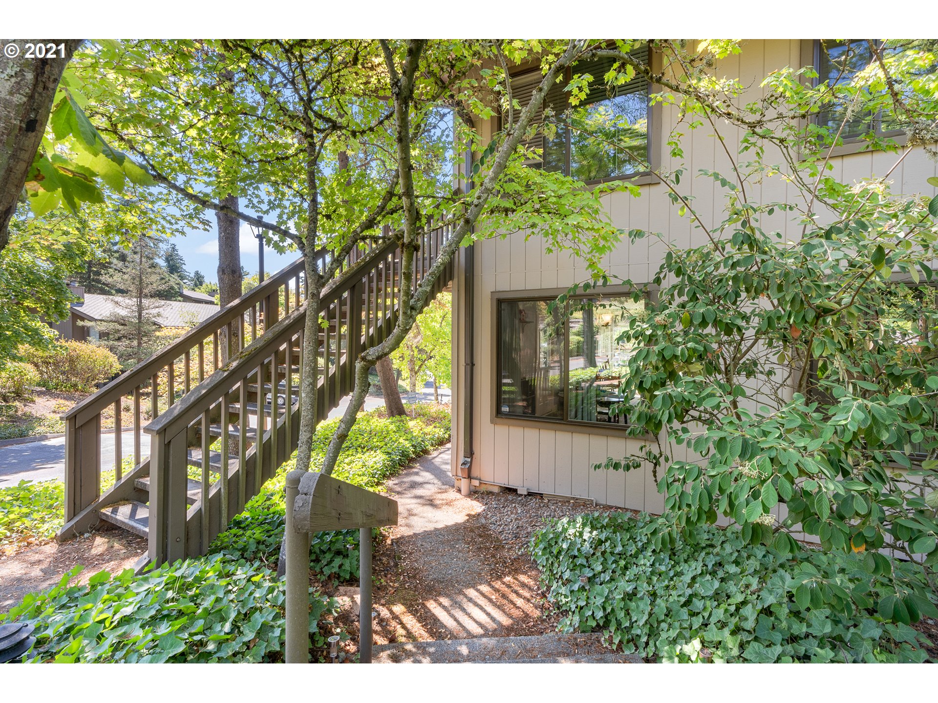 Photo #5: 21643275 Listing 