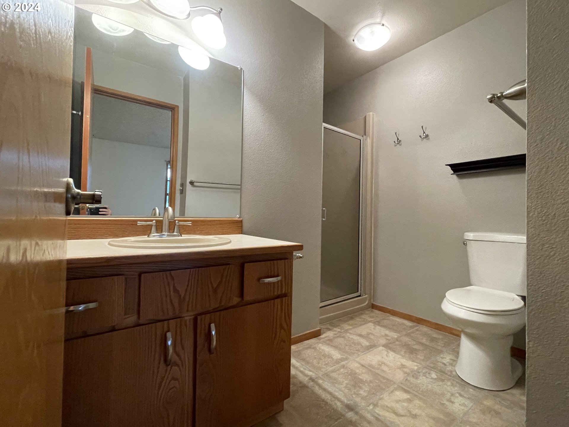 Photo #13: 216447984 Listing: Photo #13