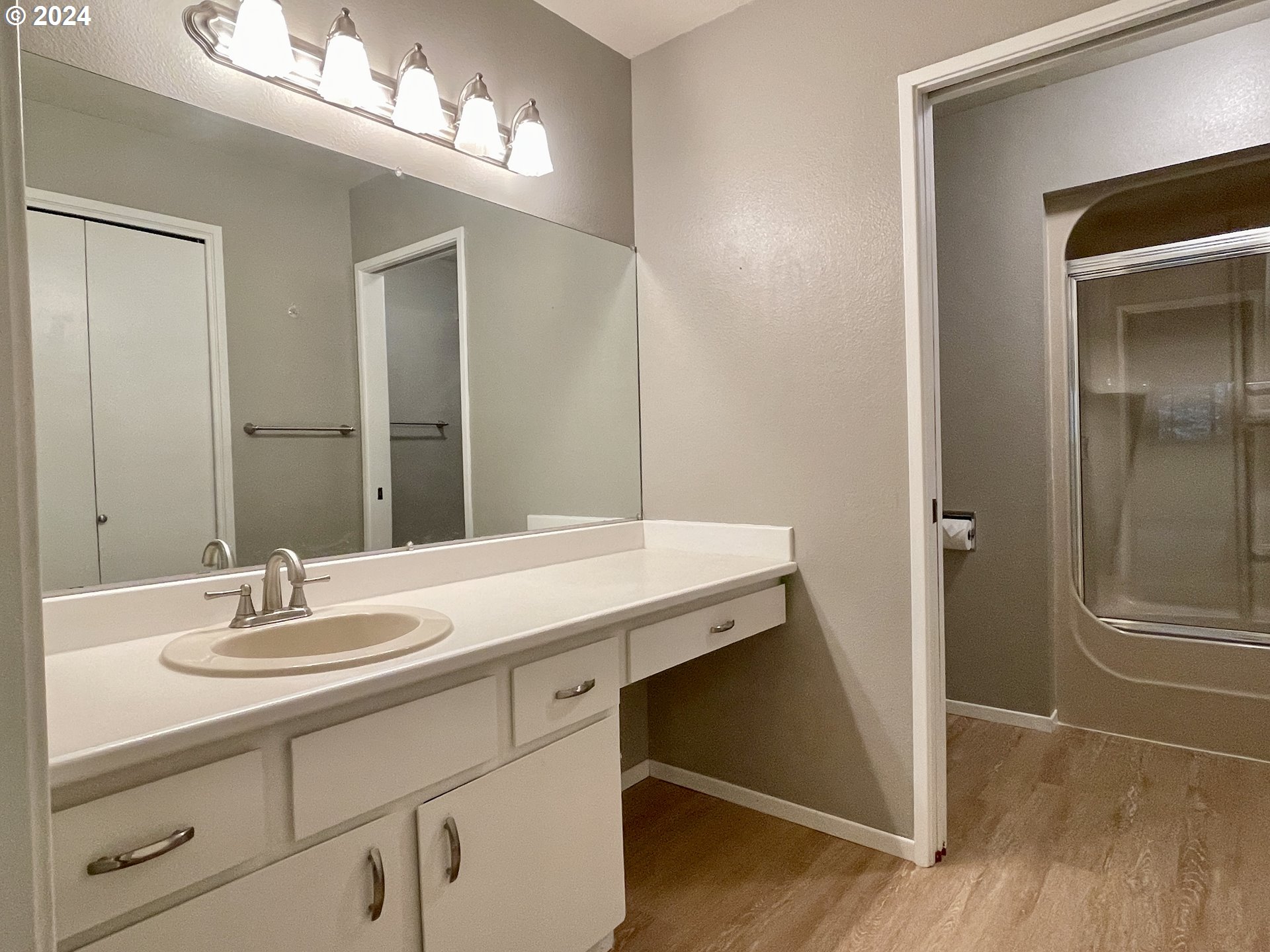 Photo #14: 216447984 Listing: Photo #14