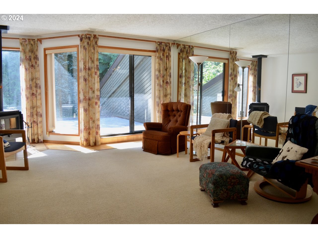 Photo #4: 216447984 Listing 