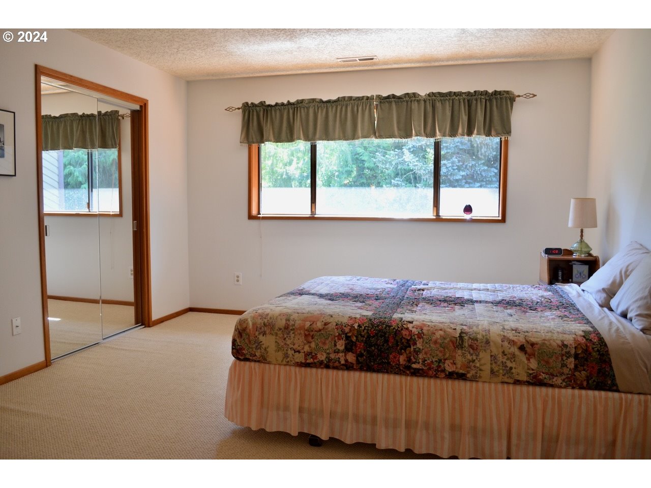 Photo #7: 216447984 Listing: Photo #7