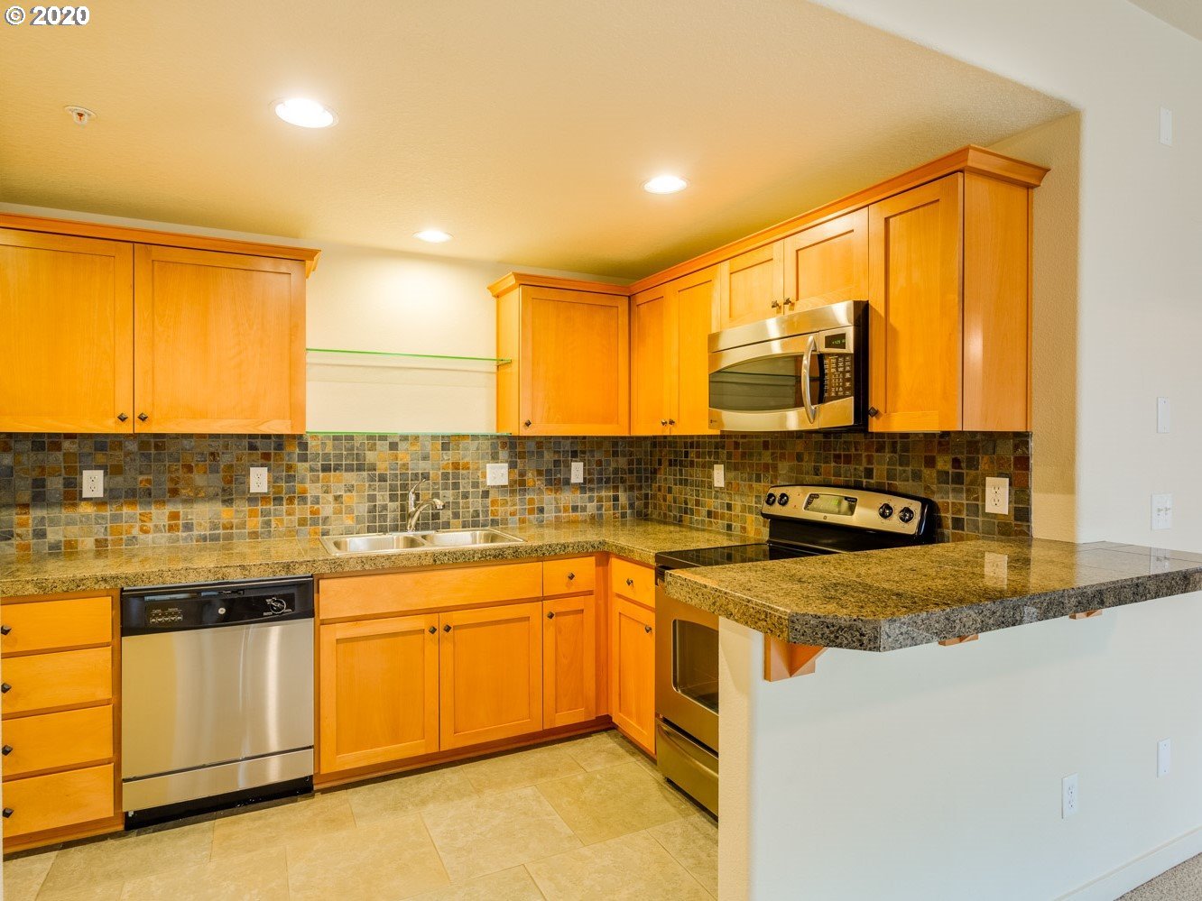 Photo #5: 21644843 Listing 