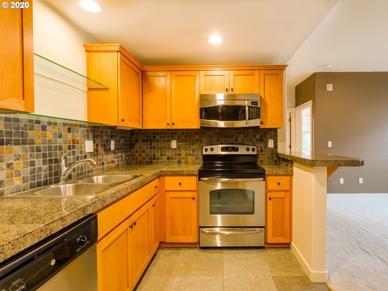Photo #6: 21644843 Listing 