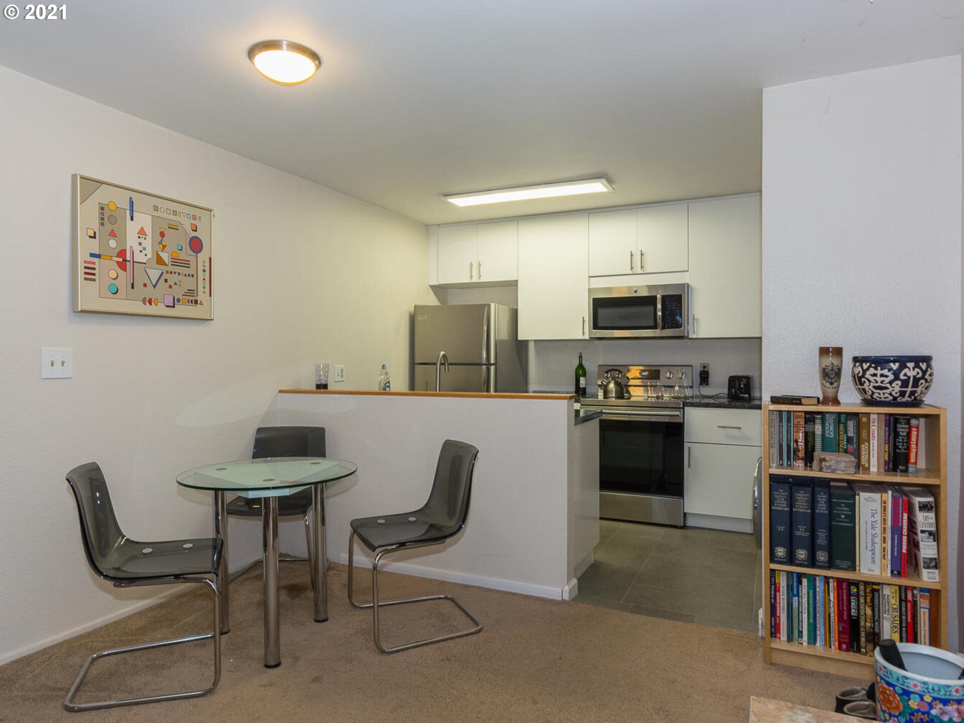 Photo #2: 21644854 Listing 