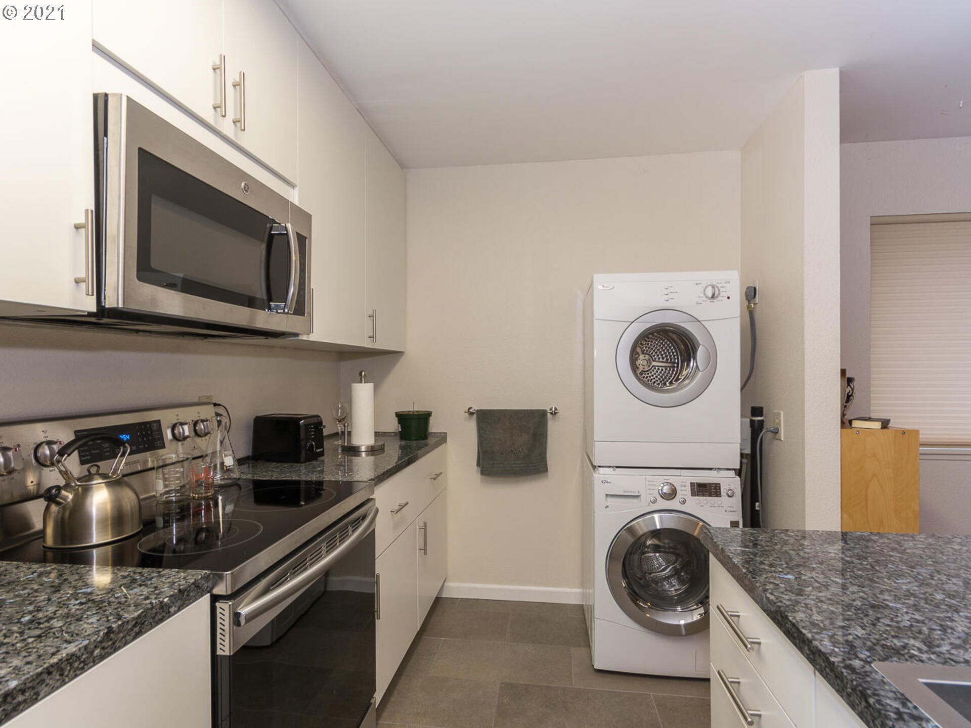 Photo #5: 21644854 Listing 