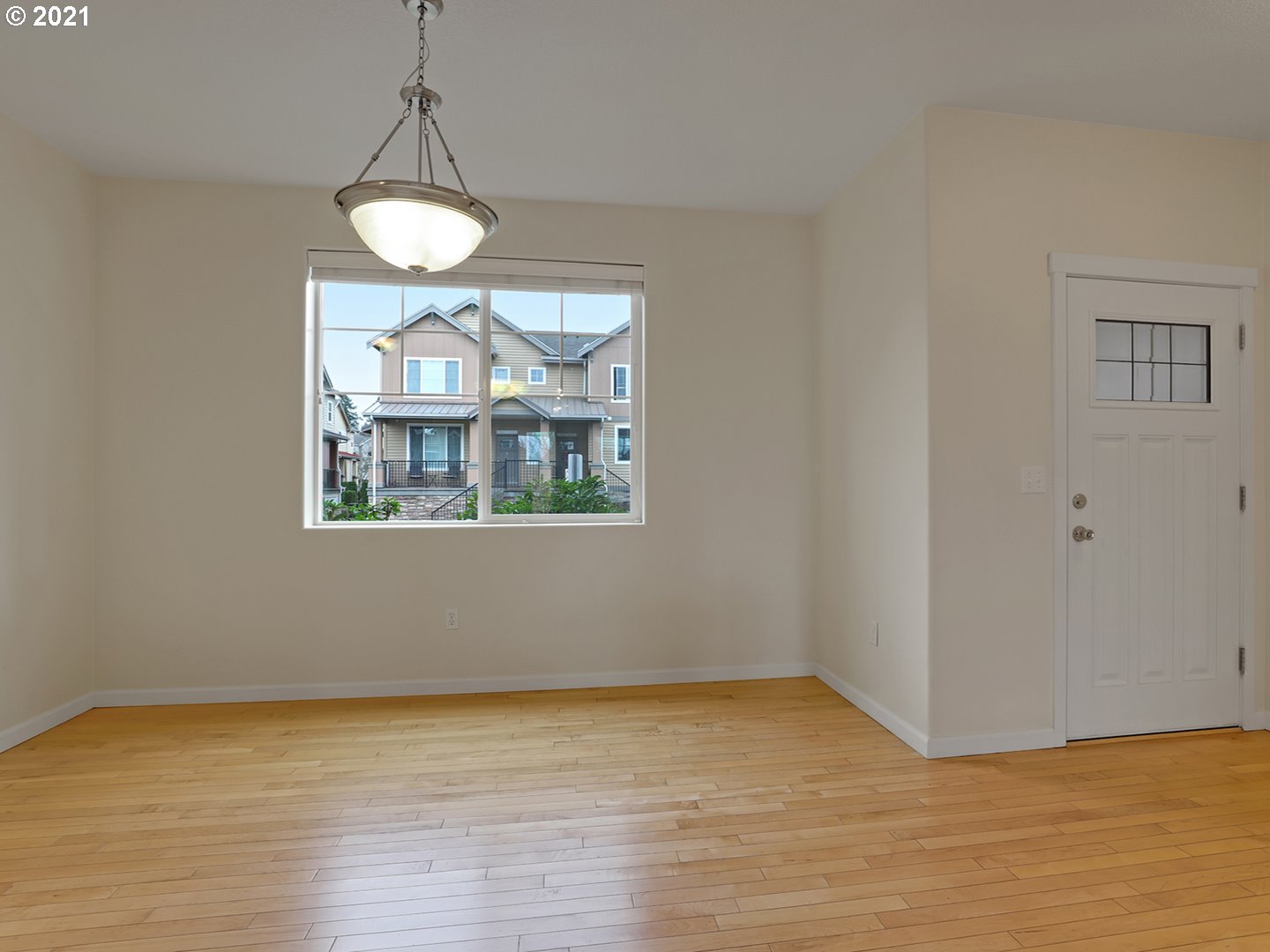 Photo #2: 21645633 Listing 