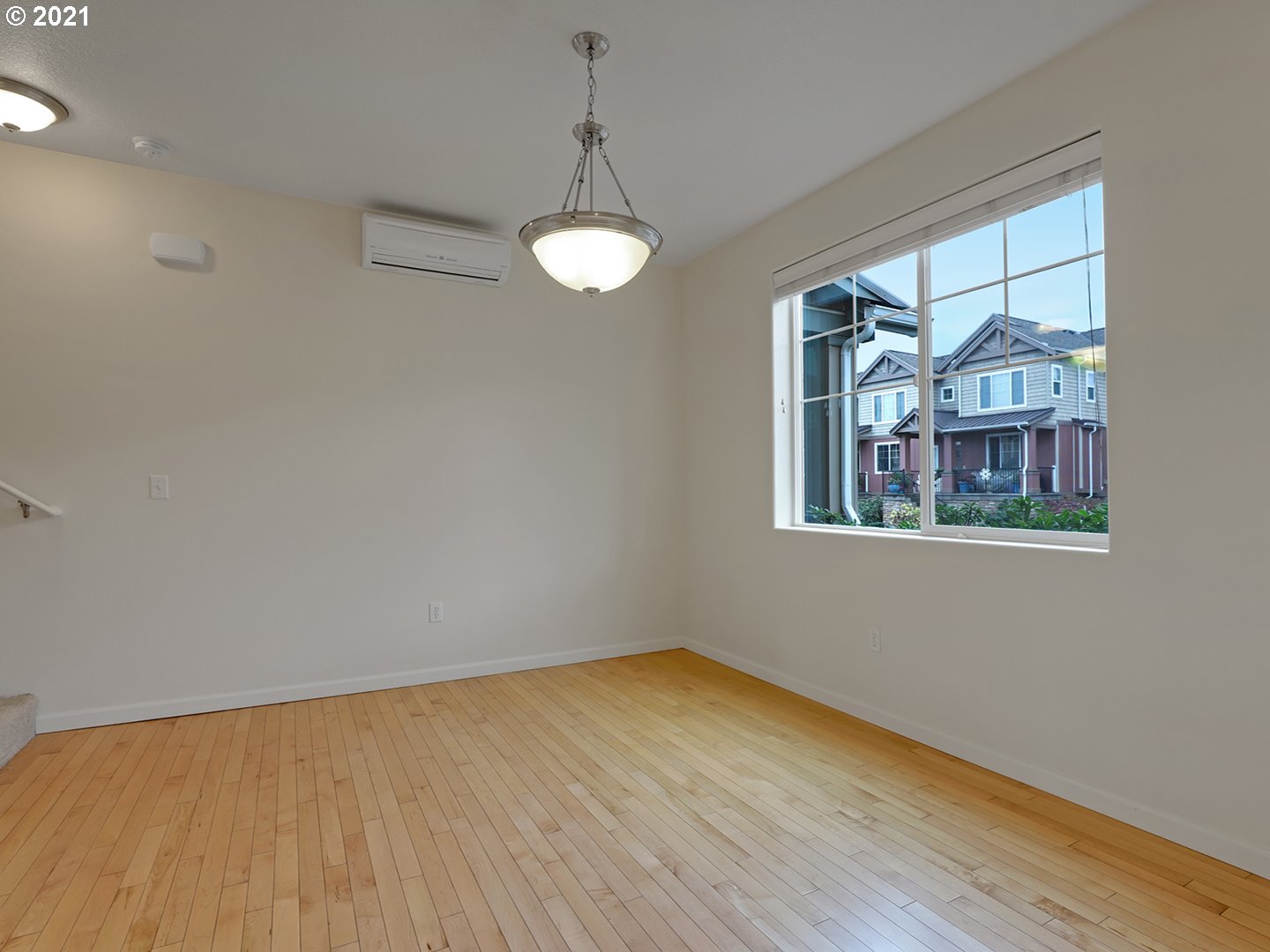 Photo #3: 21645633 Listing 