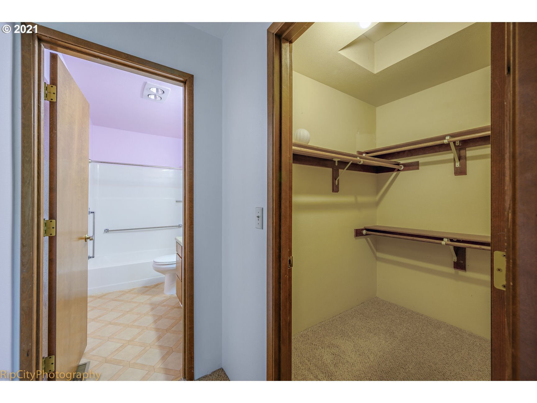 Photo #4: 21646912 Listing 