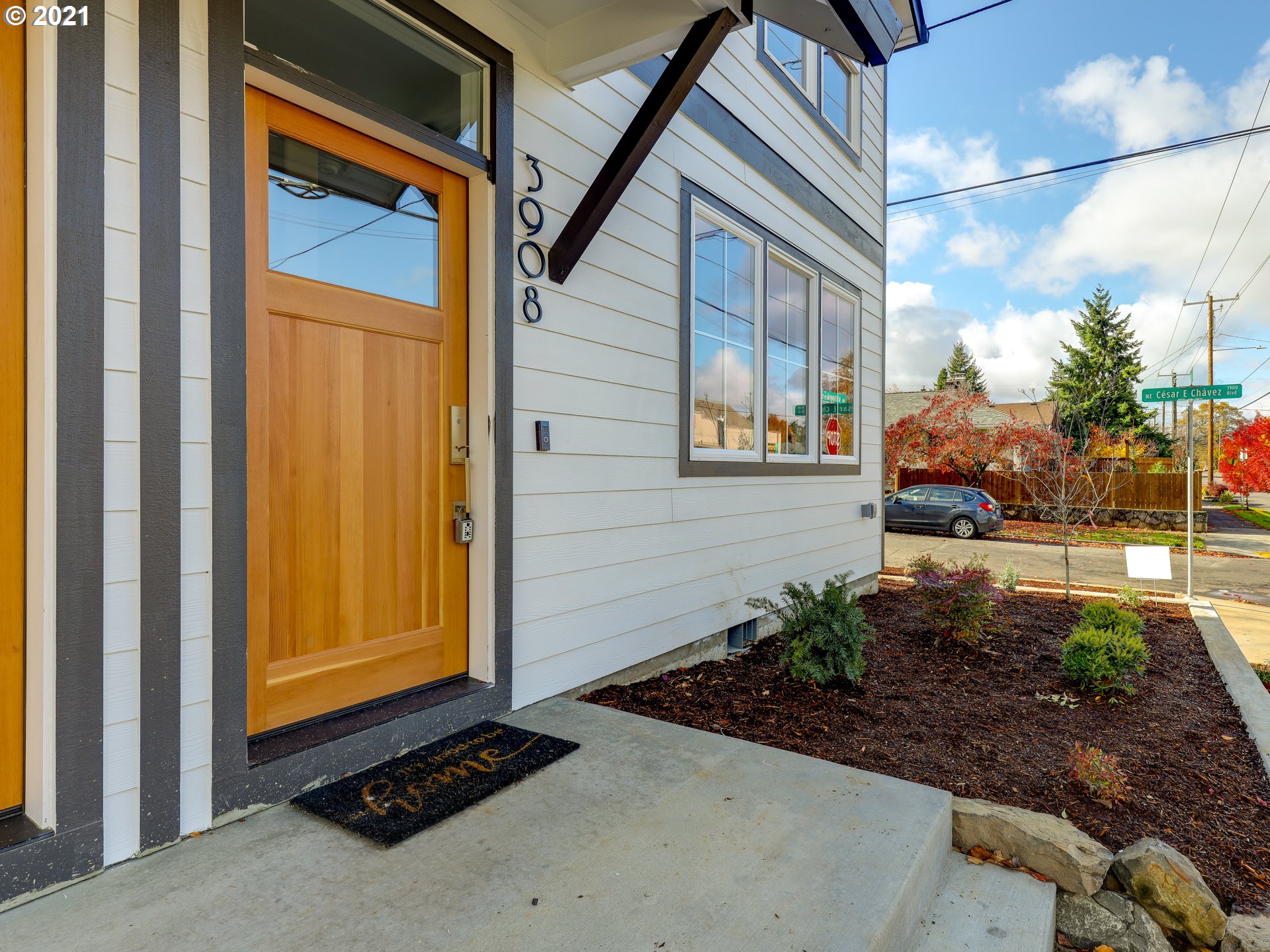 Photo #2: 21647741 Listing 