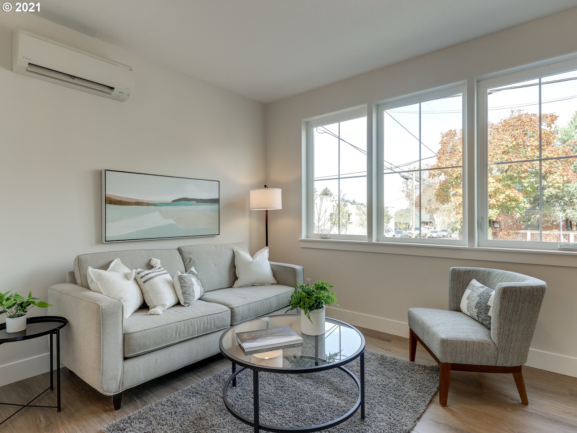 Photo #5: 21647741 Listing 