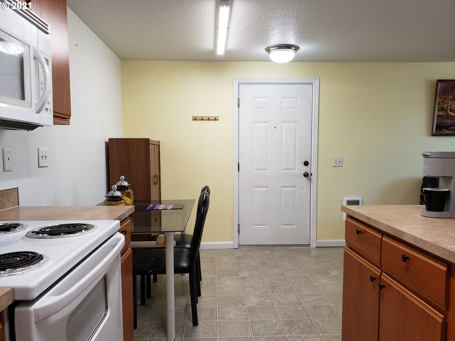 Photo #3: 21649896 Listing 