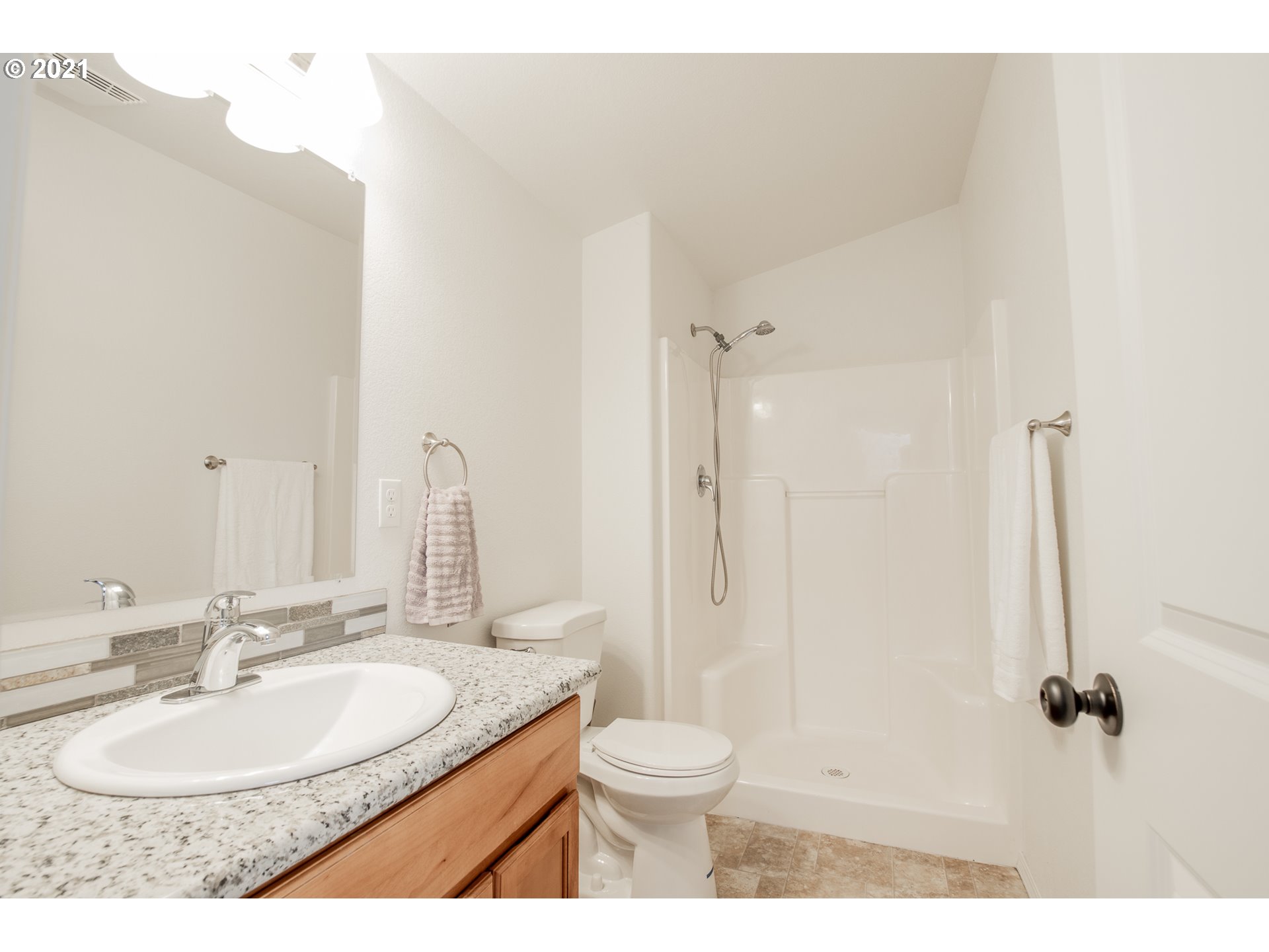 Photo #5: 21651264 Listing 