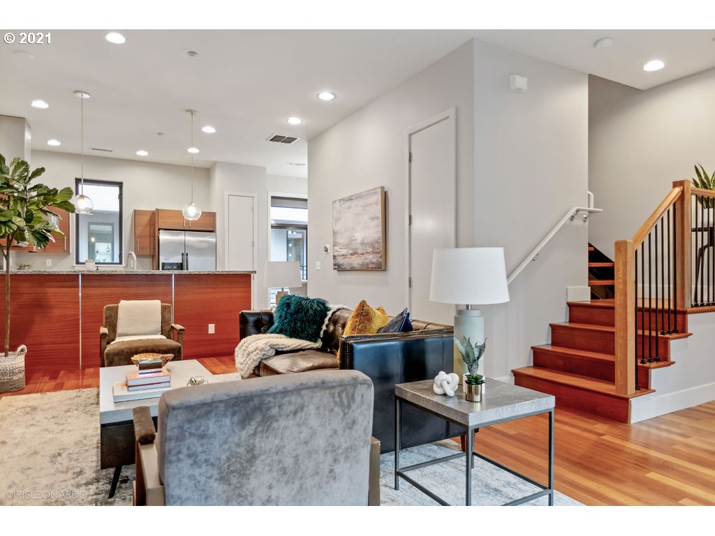 Photo #2: 21653265 Listing 