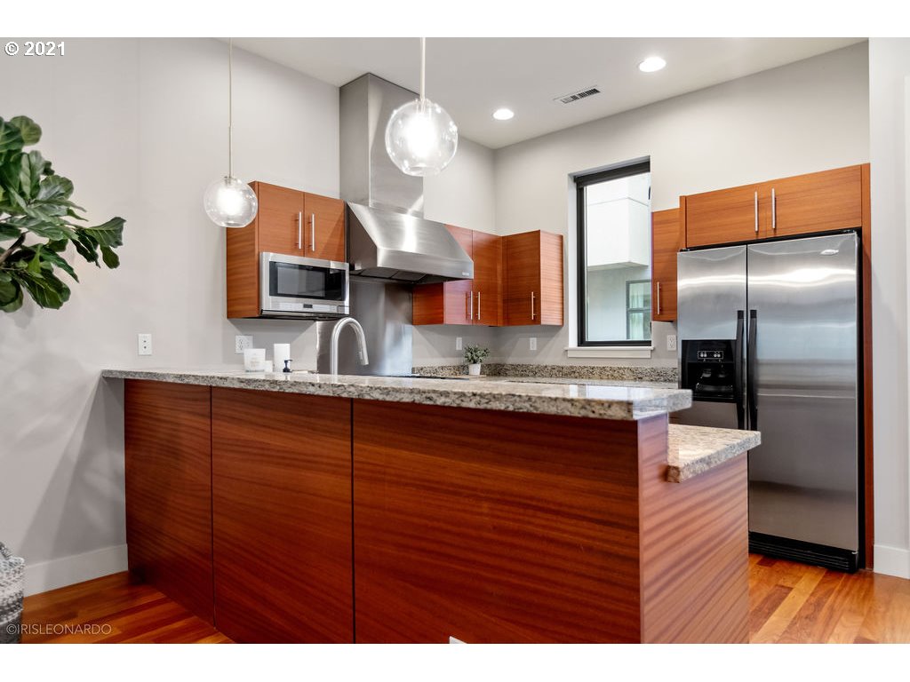 Photo #5: 21653265 Listing 