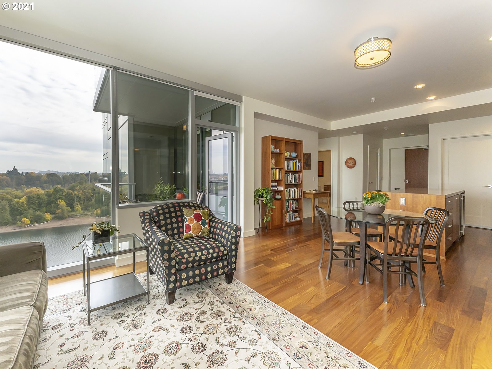 Photo #3: 21653328 Listing 