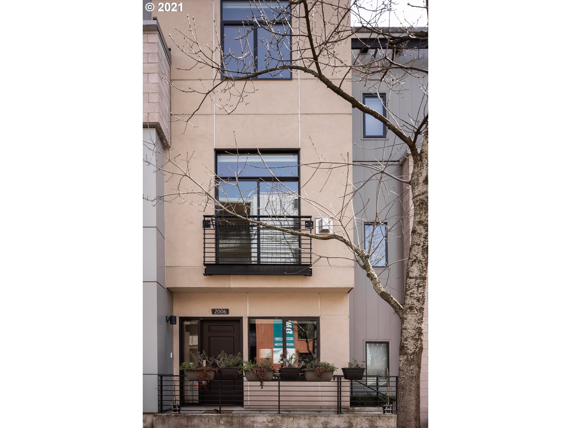 Photo #3: 21653608 Listing 