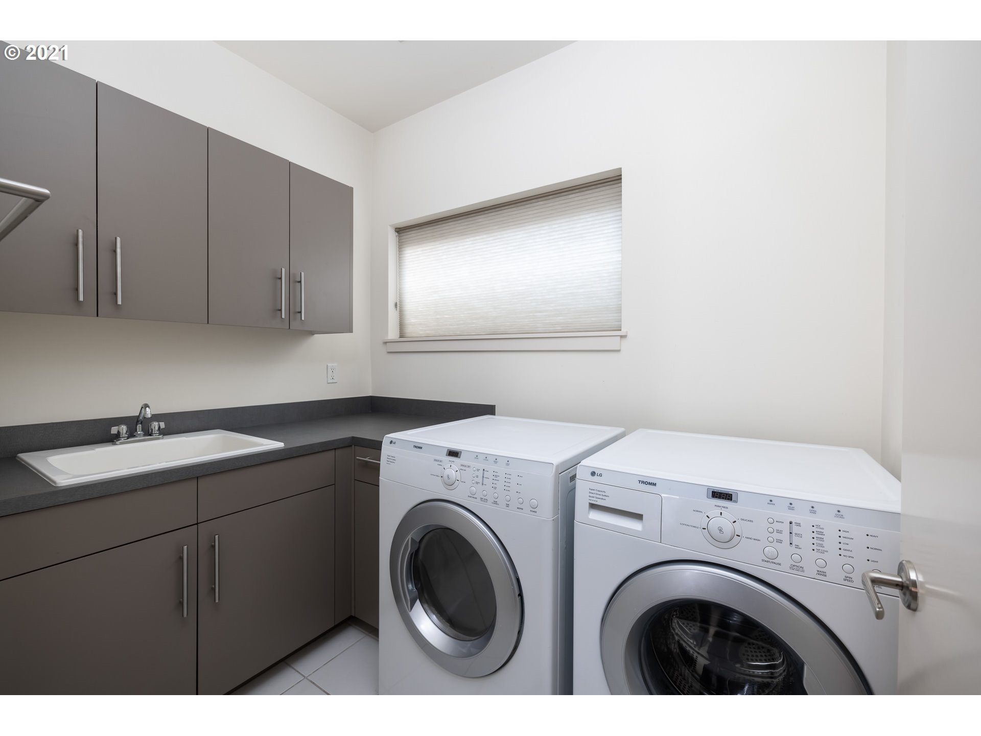 Photo #6: 21653608 Listing 