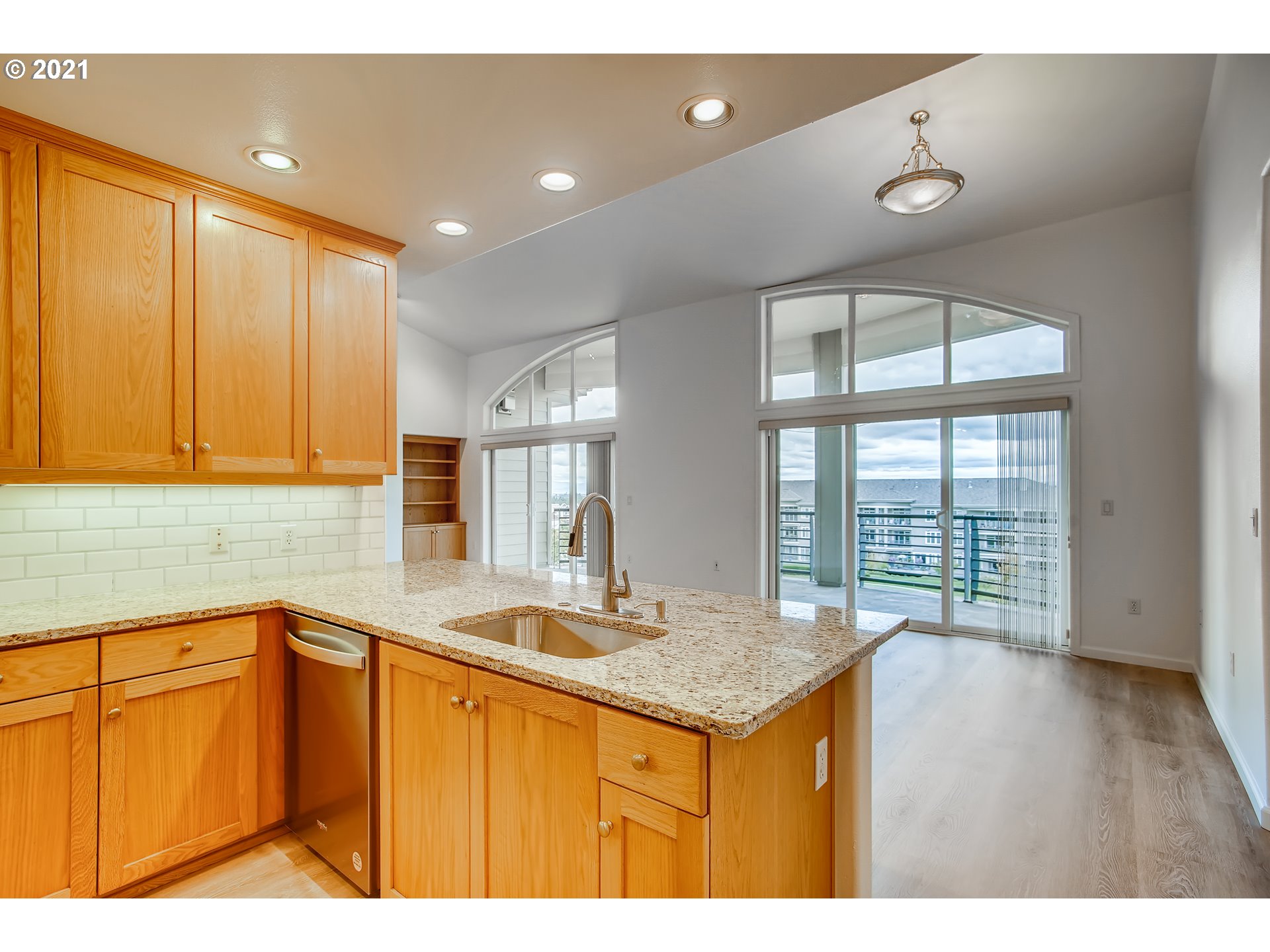 Photo #4: 21653805 Listing 